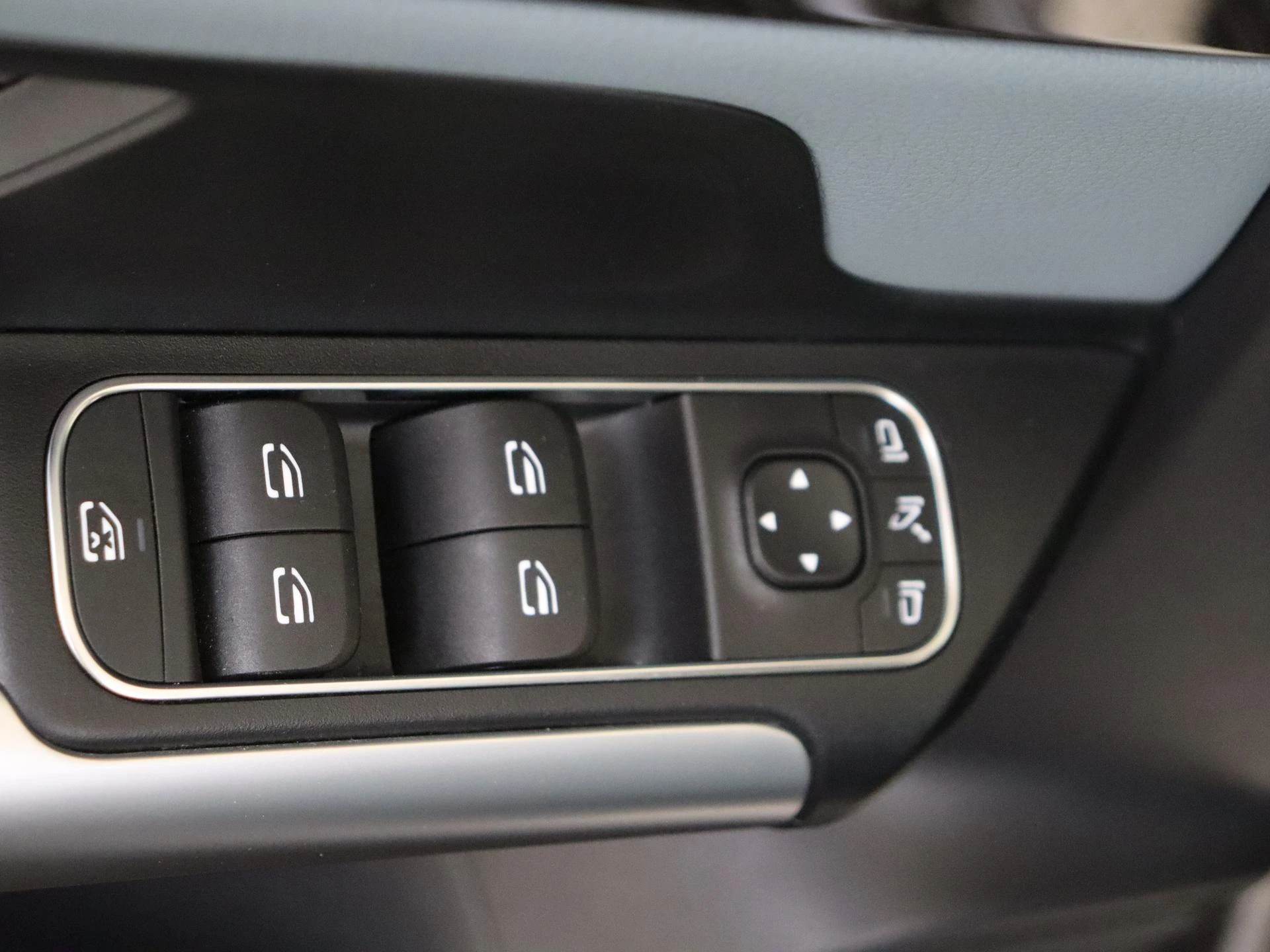 Mercedes-Benz-GLA-image-26