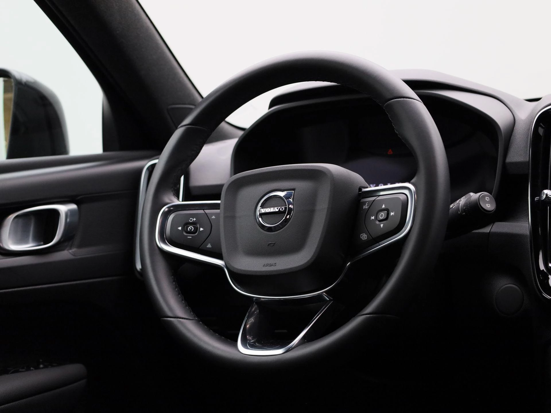 Volvo-XC40-image-39