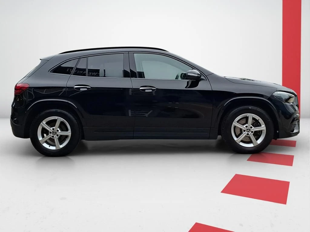 Mercedes-Benz-GLA 180 d-image-10