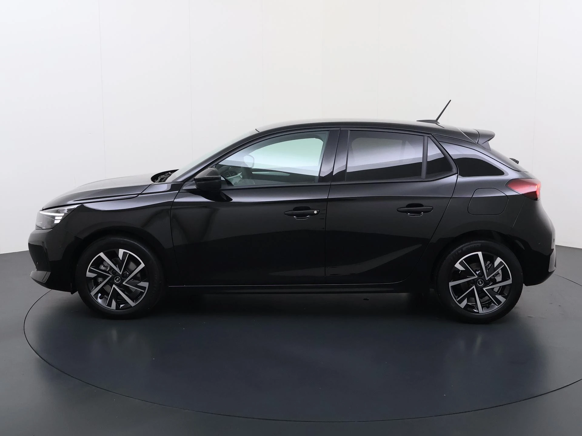 Opel-Corsa-image-1