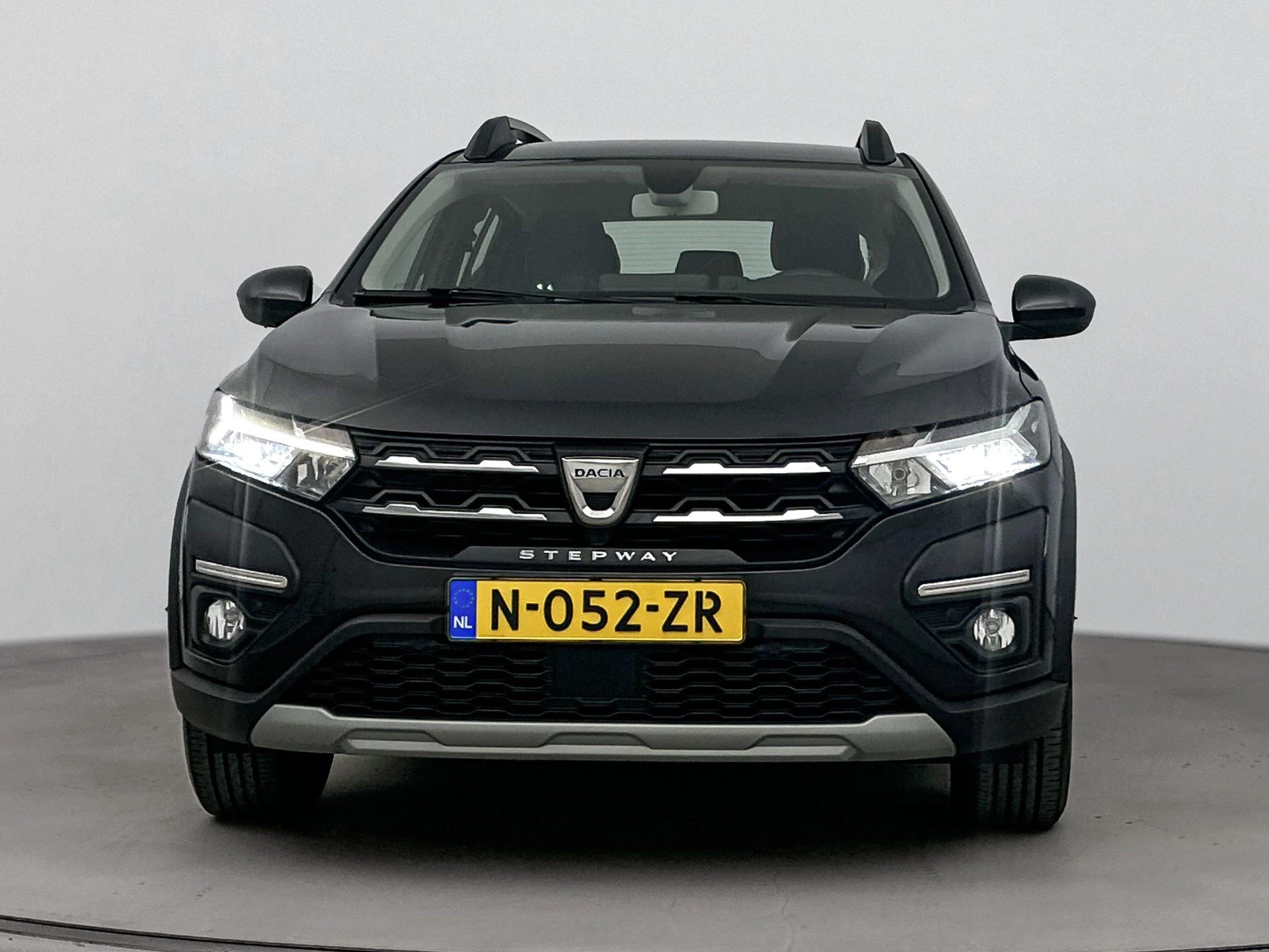 Dacia-Sandero Stepway-image-4