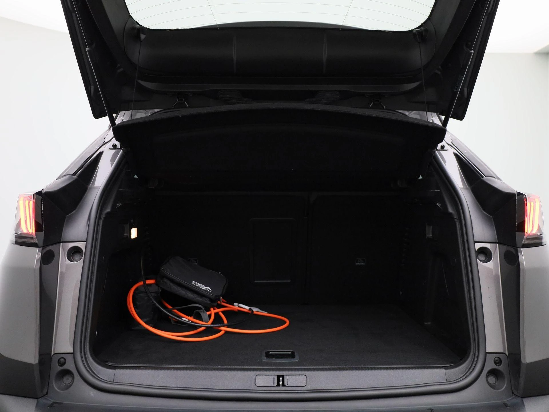 Peugeot 3008 1.6 HYbrid 225 Allure