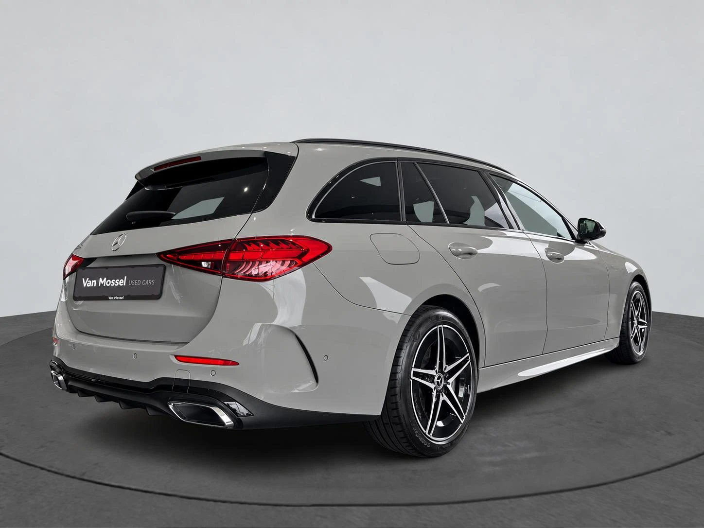 Mercedes-Benz-C-Klasse-image-4