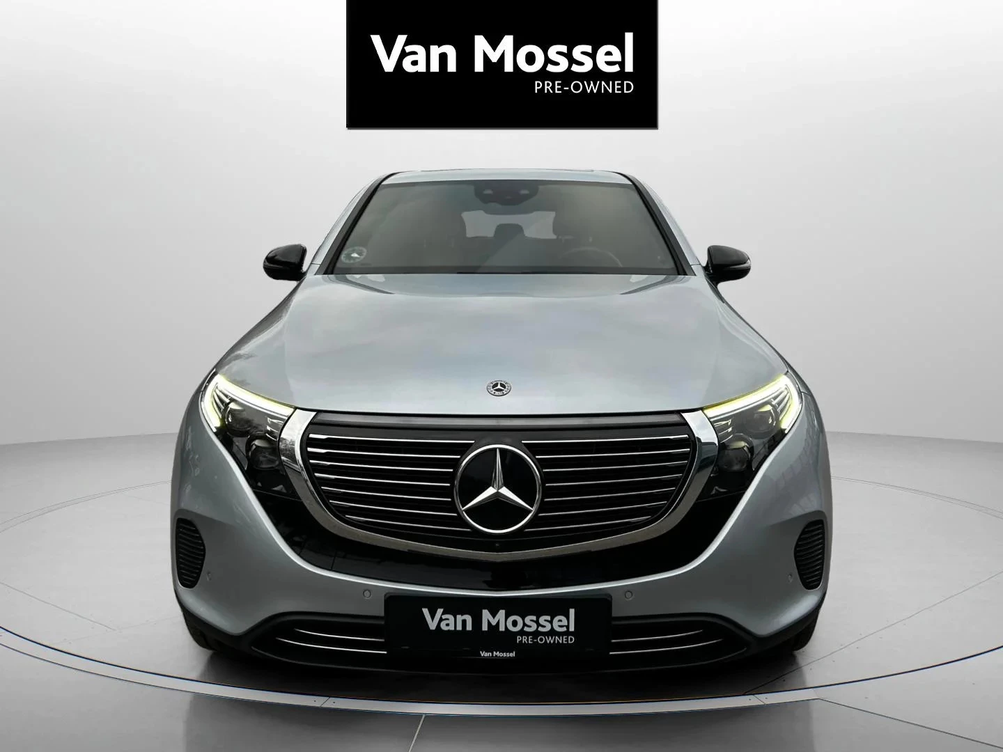 Mercedes-Benz-EQC-image-1