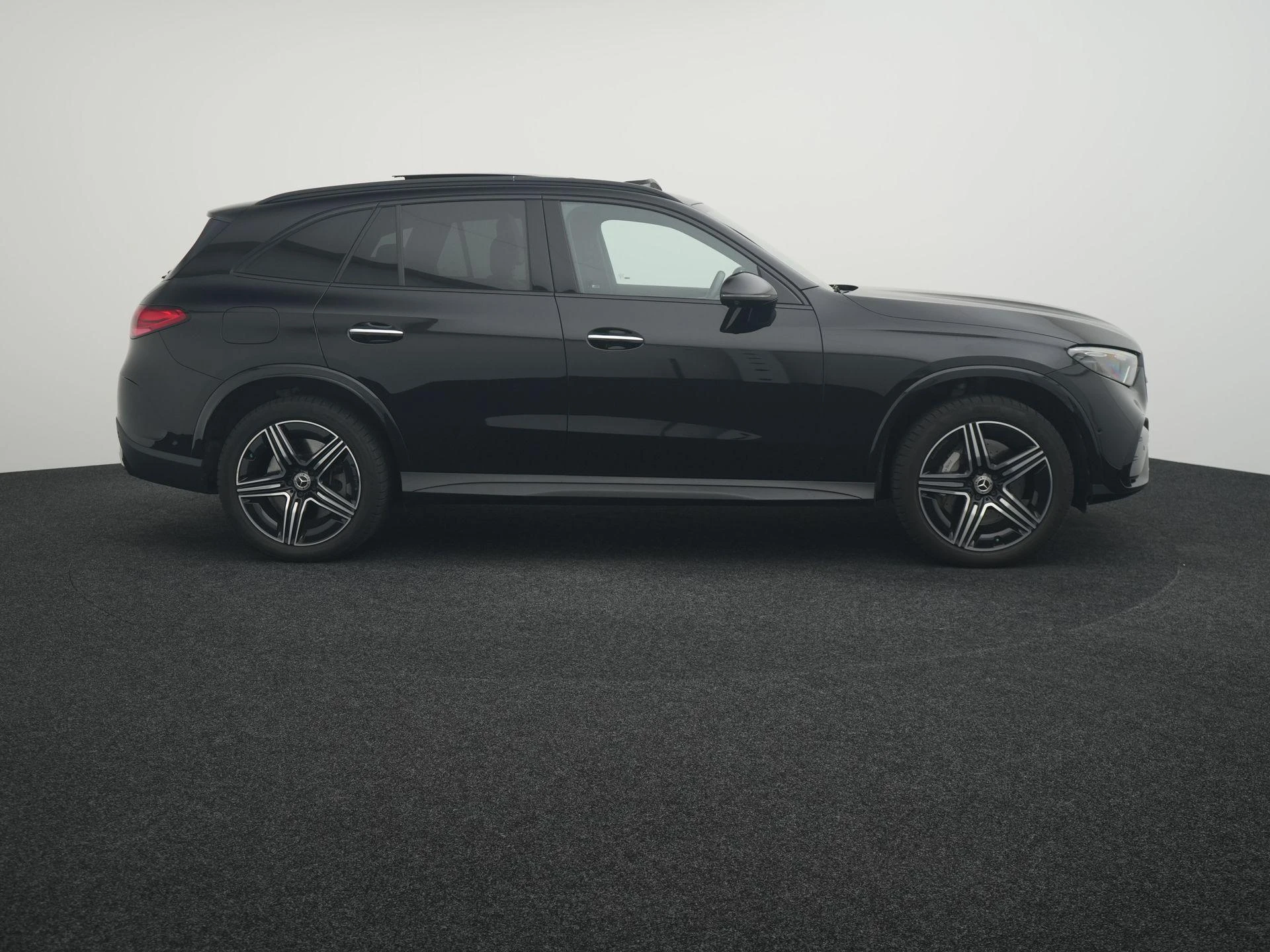 Mercedes-Benz-GLC-image-5