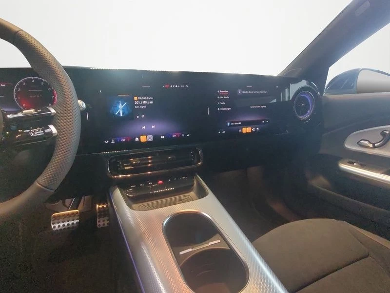 Mercedes-Benz CLA 200 AMG NIGHT PANO WINTER-PAK MULTIBEAM 19-Z AMG Line