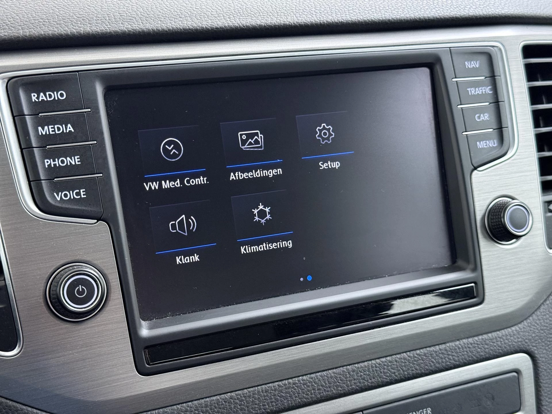 Volkswagen-Golf Sportsvan-image-18