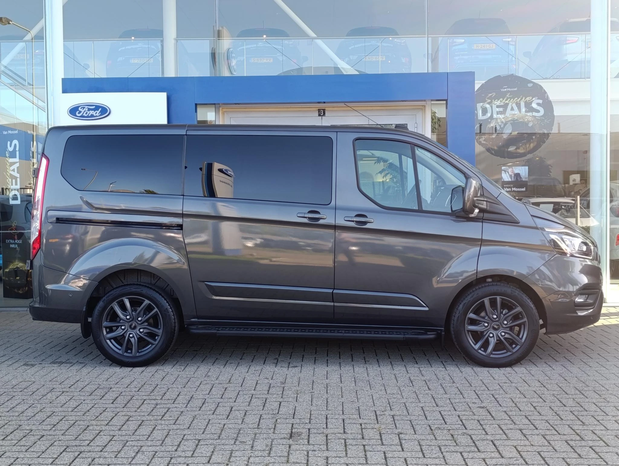 Ford-Transit Custom-image-4