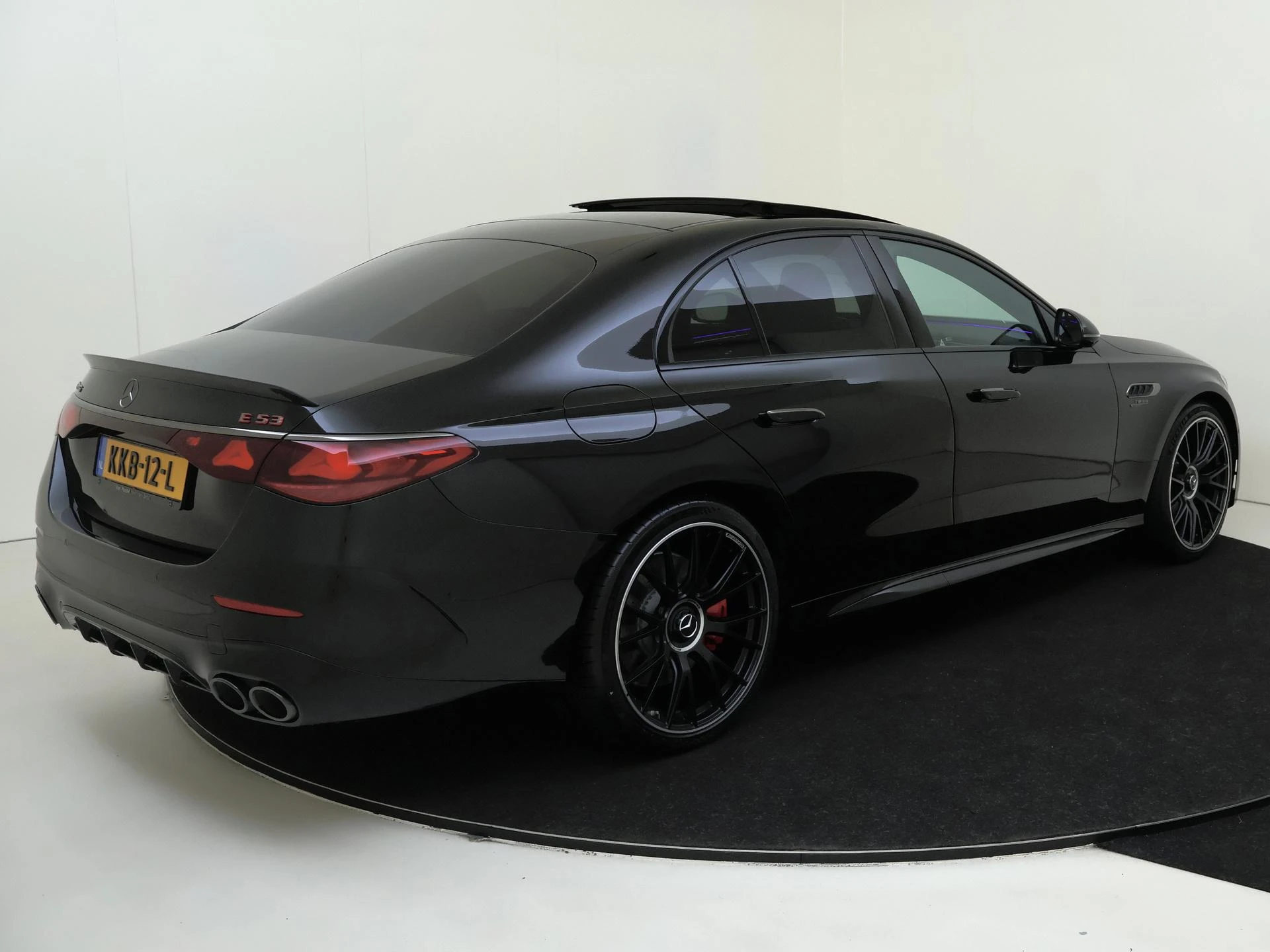 Mercedes-Benz-E-Klasse-image-3