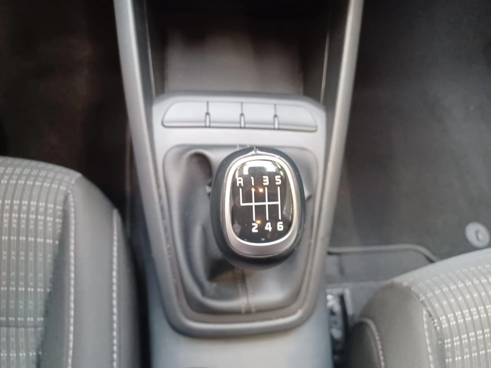 Kia Stonic 1.0T 100 6MT Style Edition