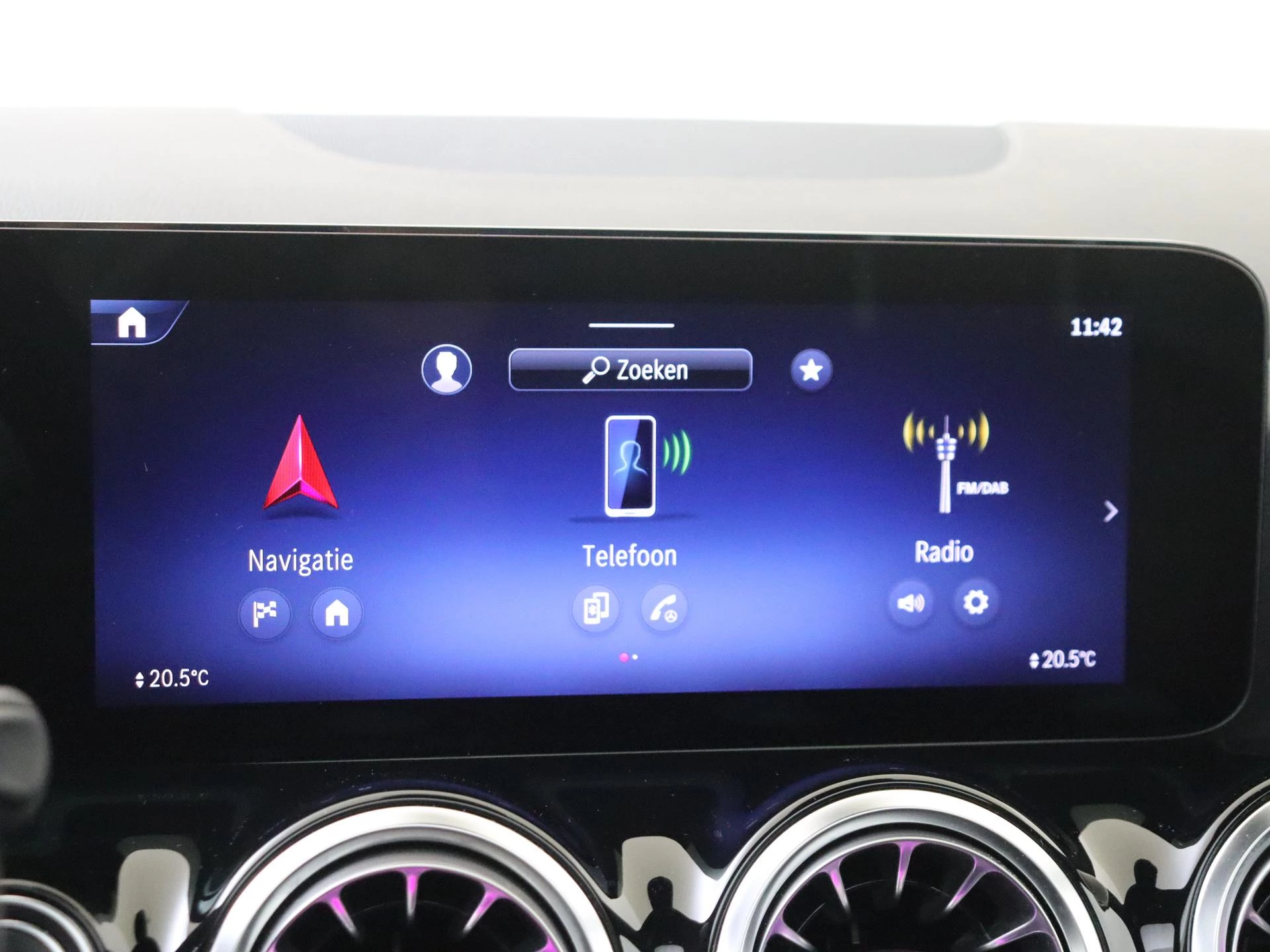 Mercedes-Benz-B-Klasse-image-15