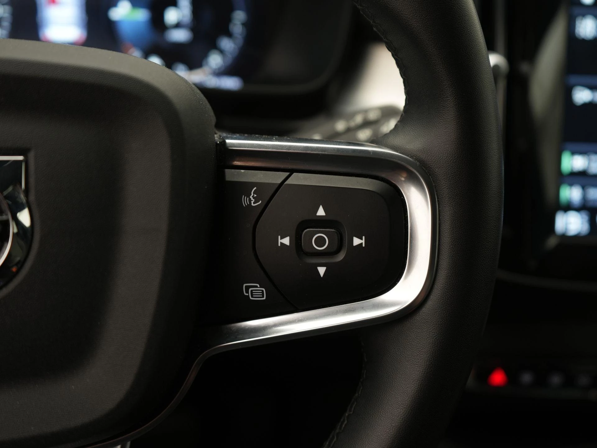 Volvo XC40 1.5 T4 Plug-in hybrid Plus Dark