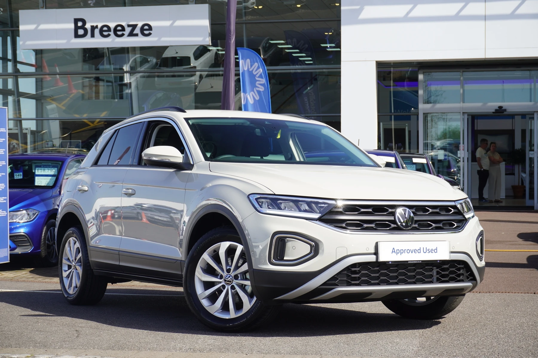 Volkswagen-T-Roc-image-0