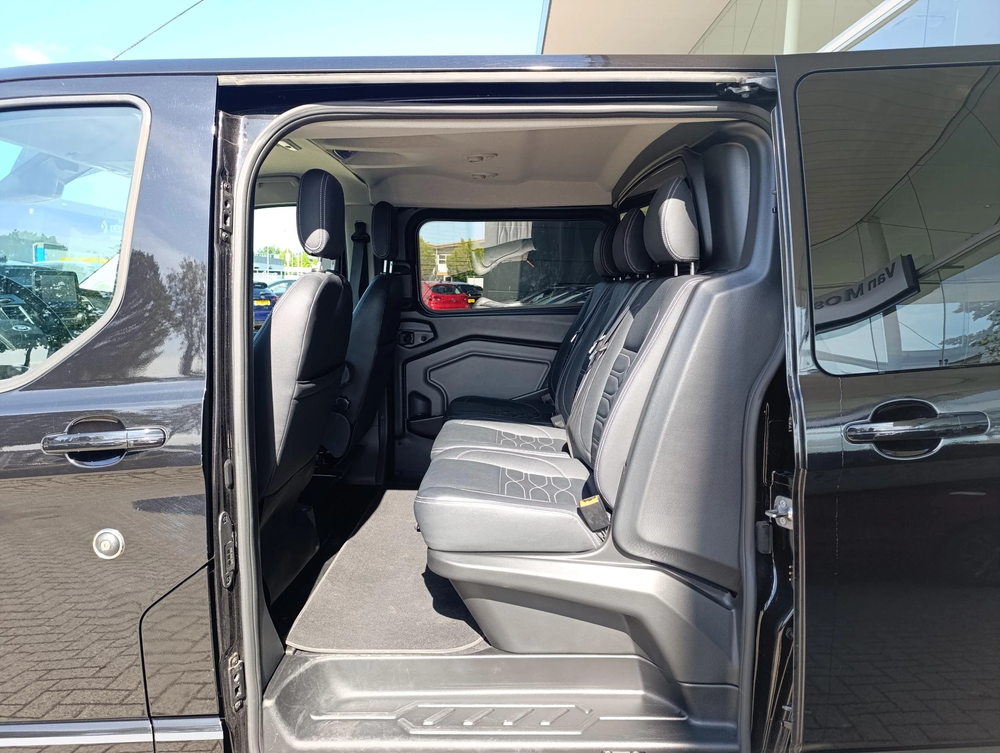 Ford-Transit Custom-image-13
