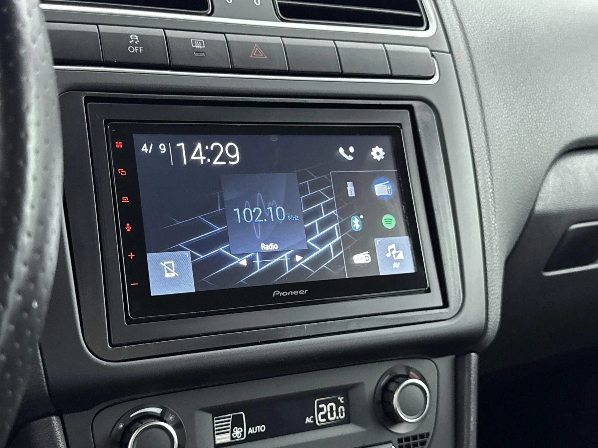 Volkswagen-Polo-image-11