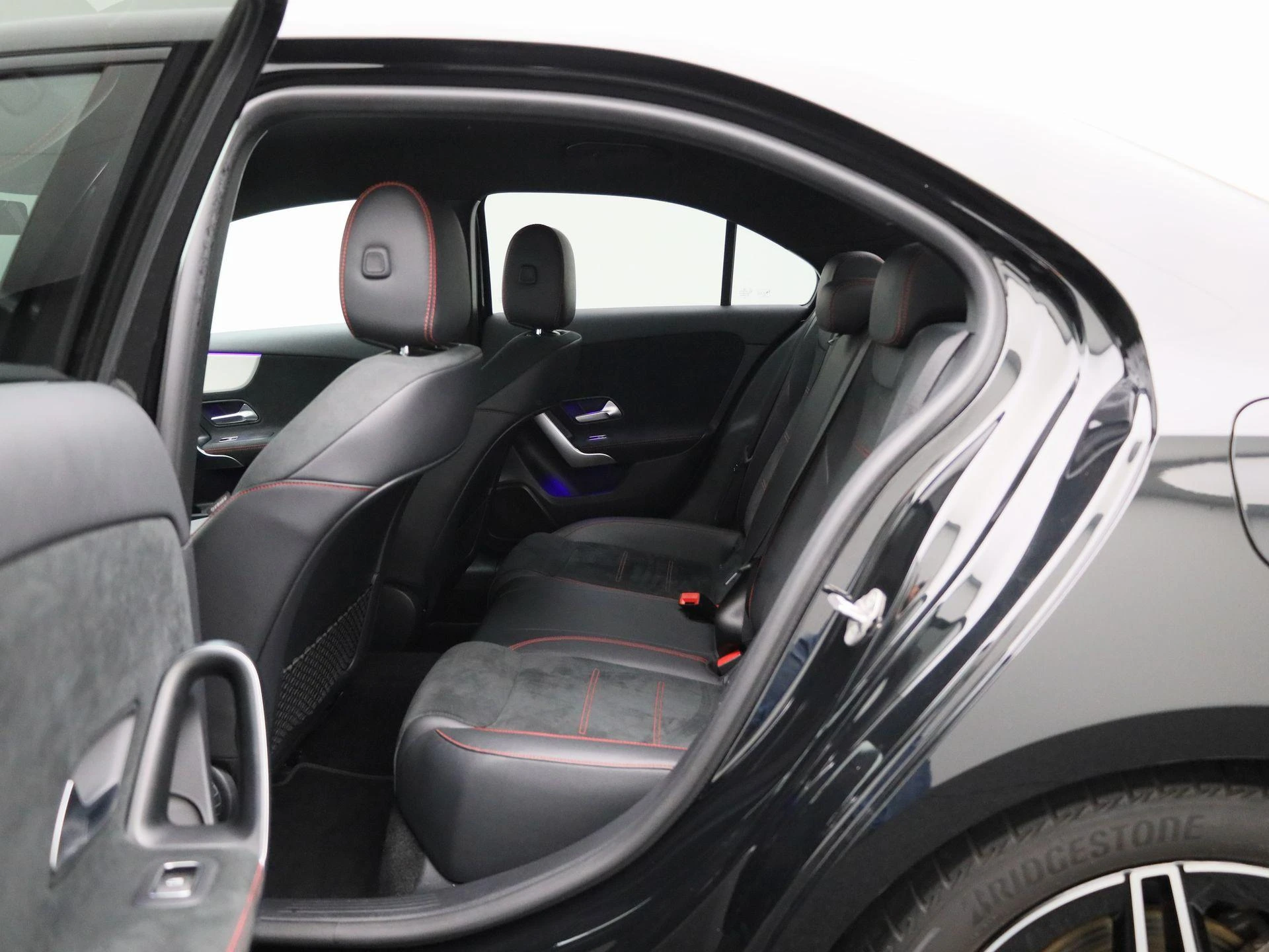 Mercedes-Benz-A-Klasse-image-9