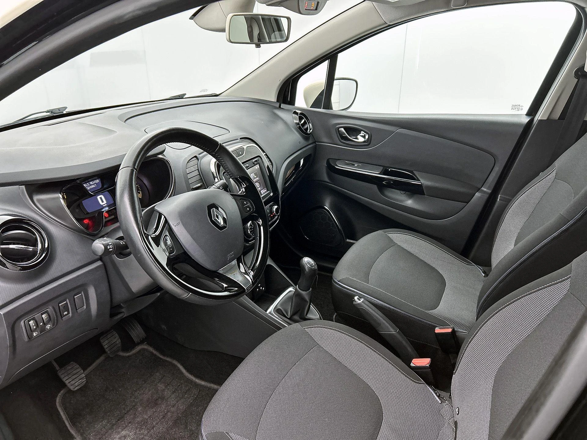 Renault-Captur-image-14