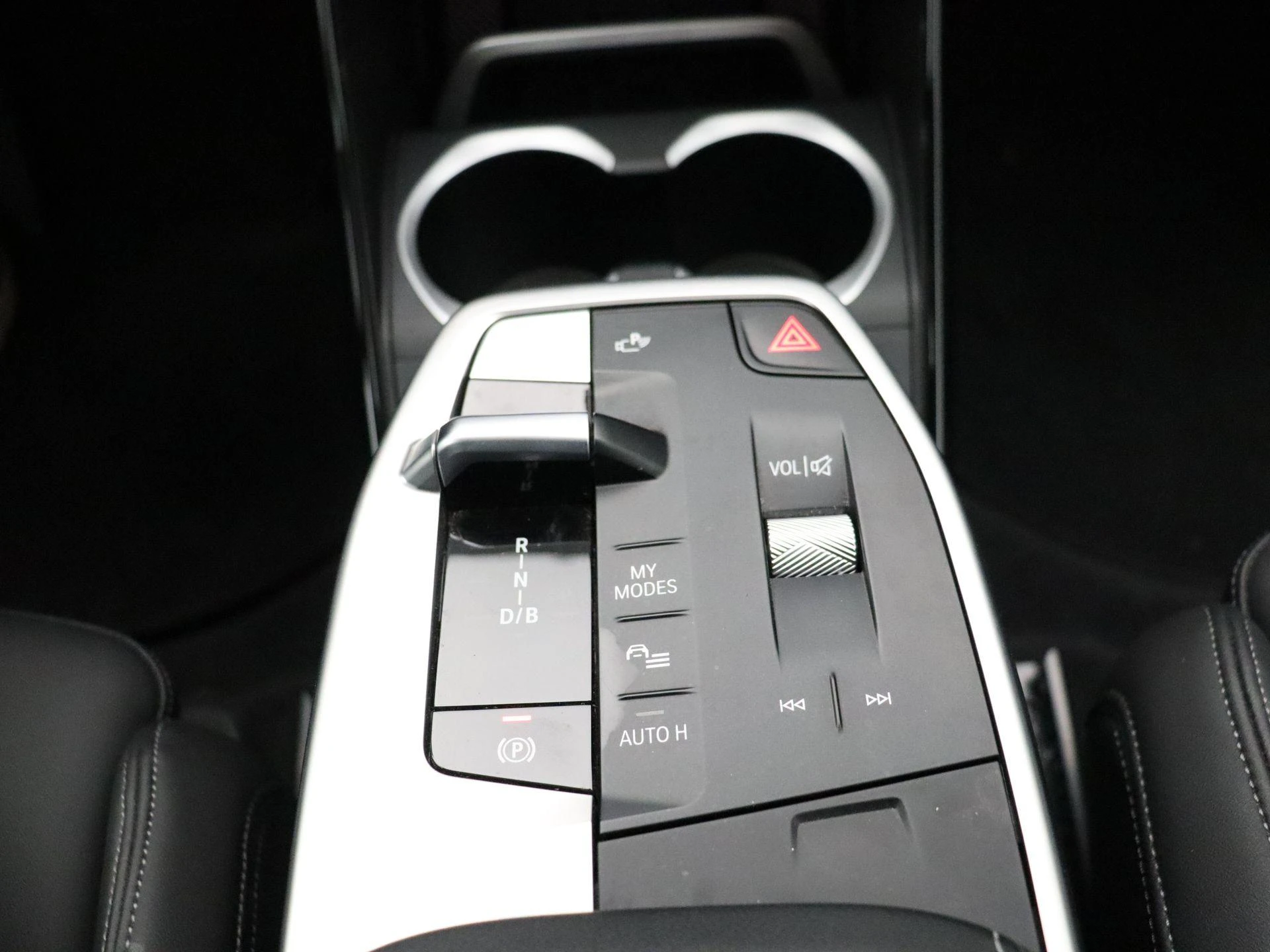 BMW-iX1-image-11