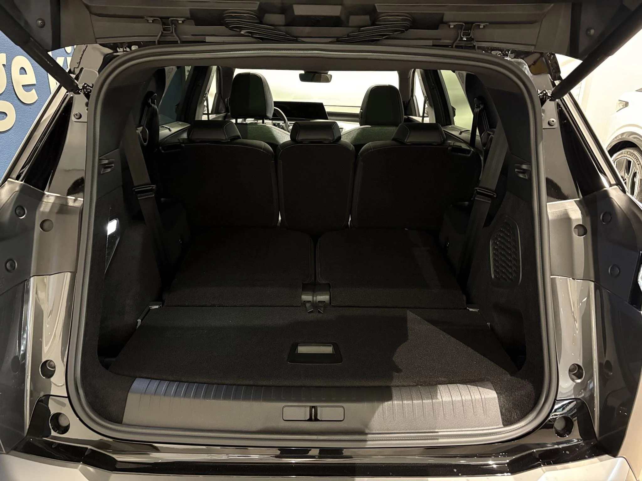 Peugeot-e-5008-image-16