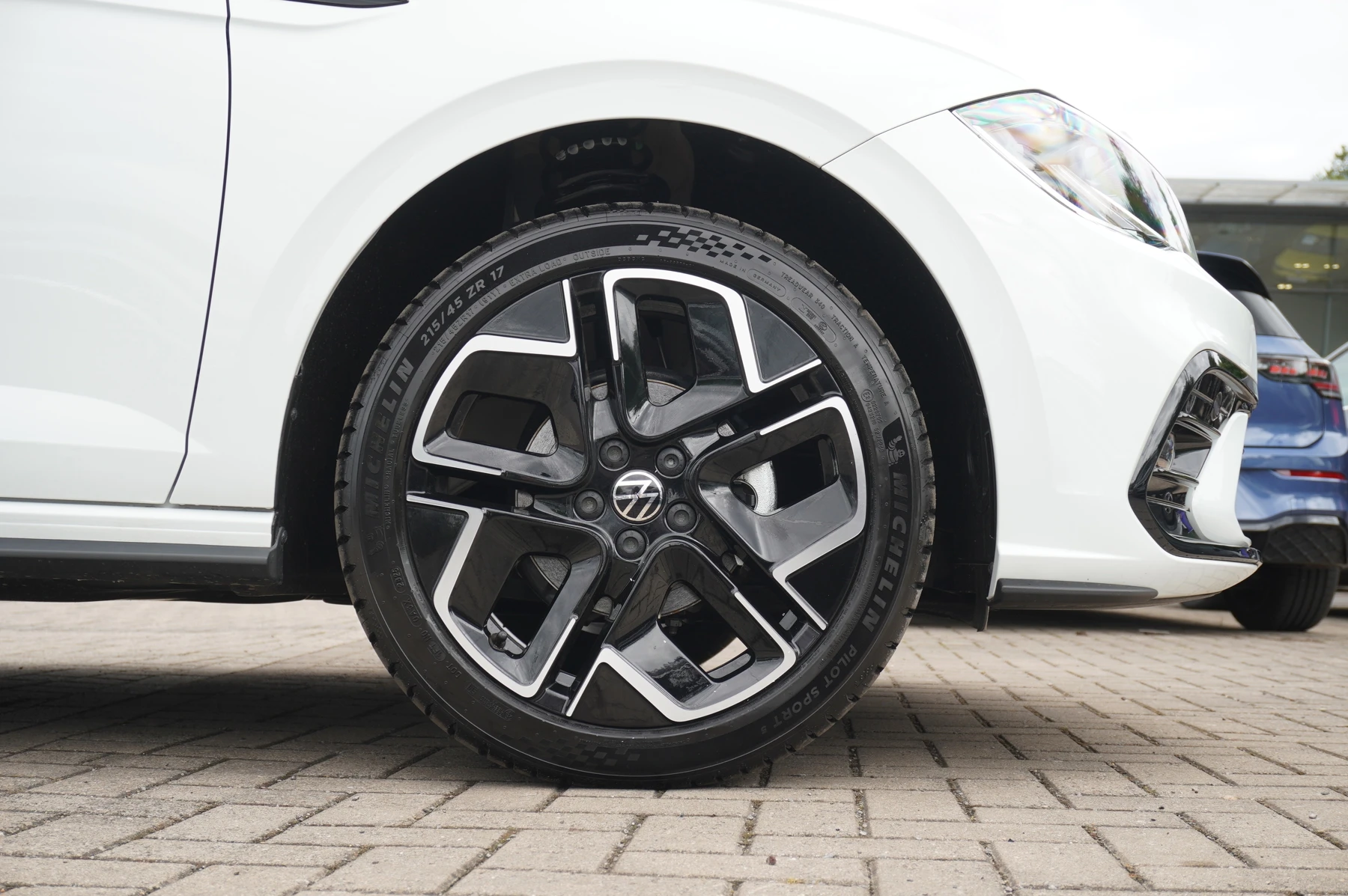 Volkswagen-Polo-image-19