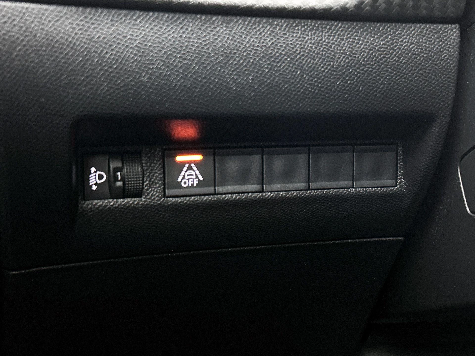 Peugeot 2008 1.2 PureTech Blue Lease Allure