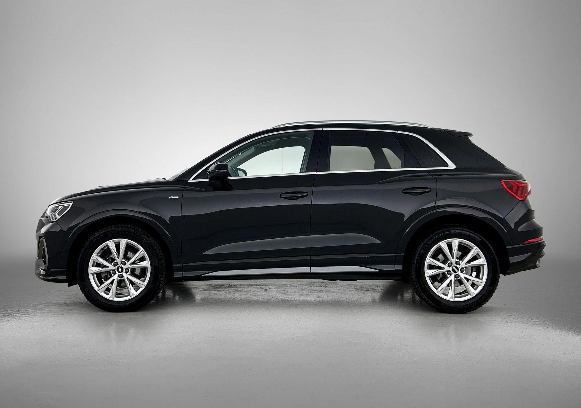 Audi Q3 35 TFSI S edition 150 PK