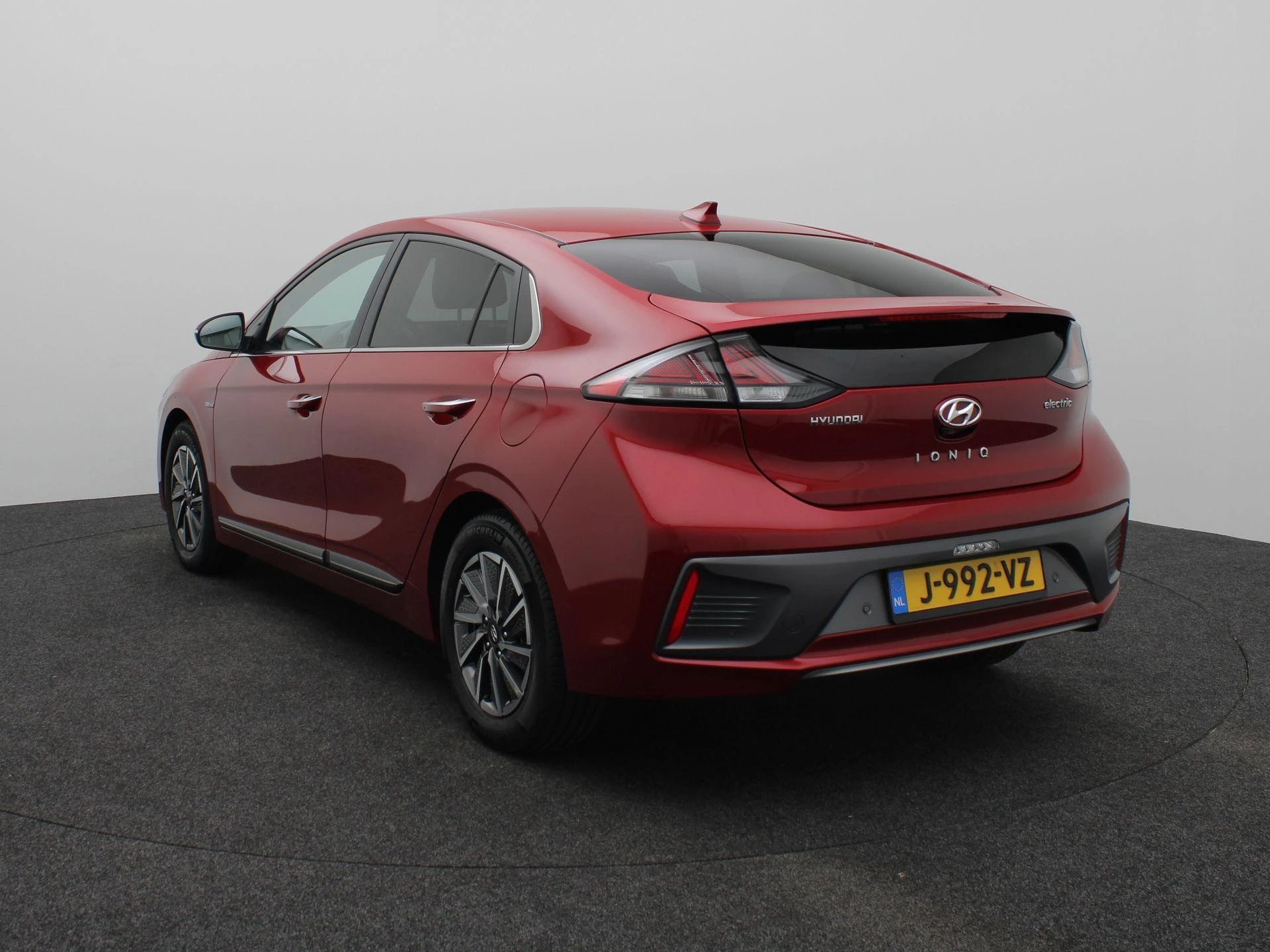 Hyundai-IONIQ-image-2