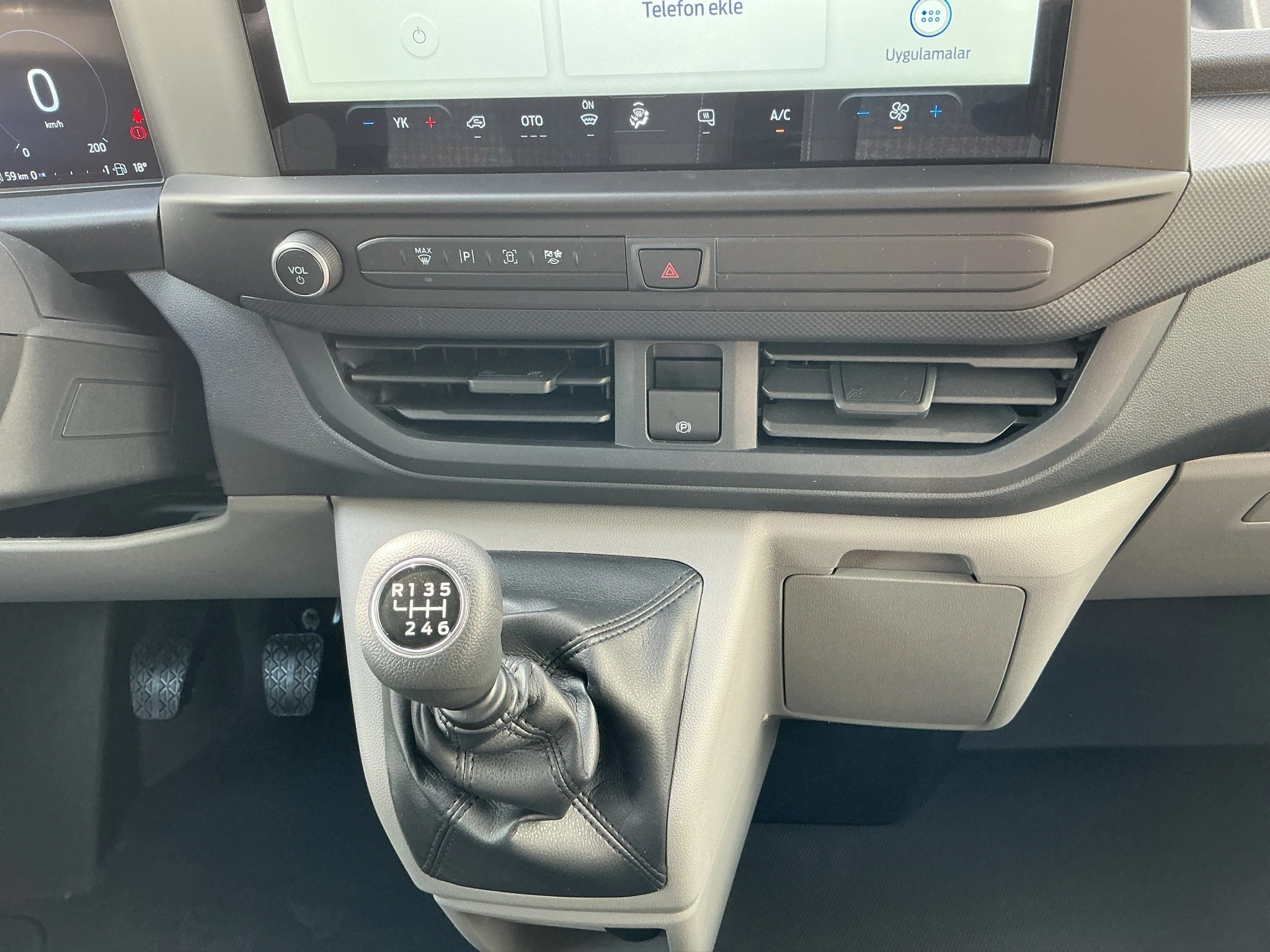 Ford-Transit Custom-image-13