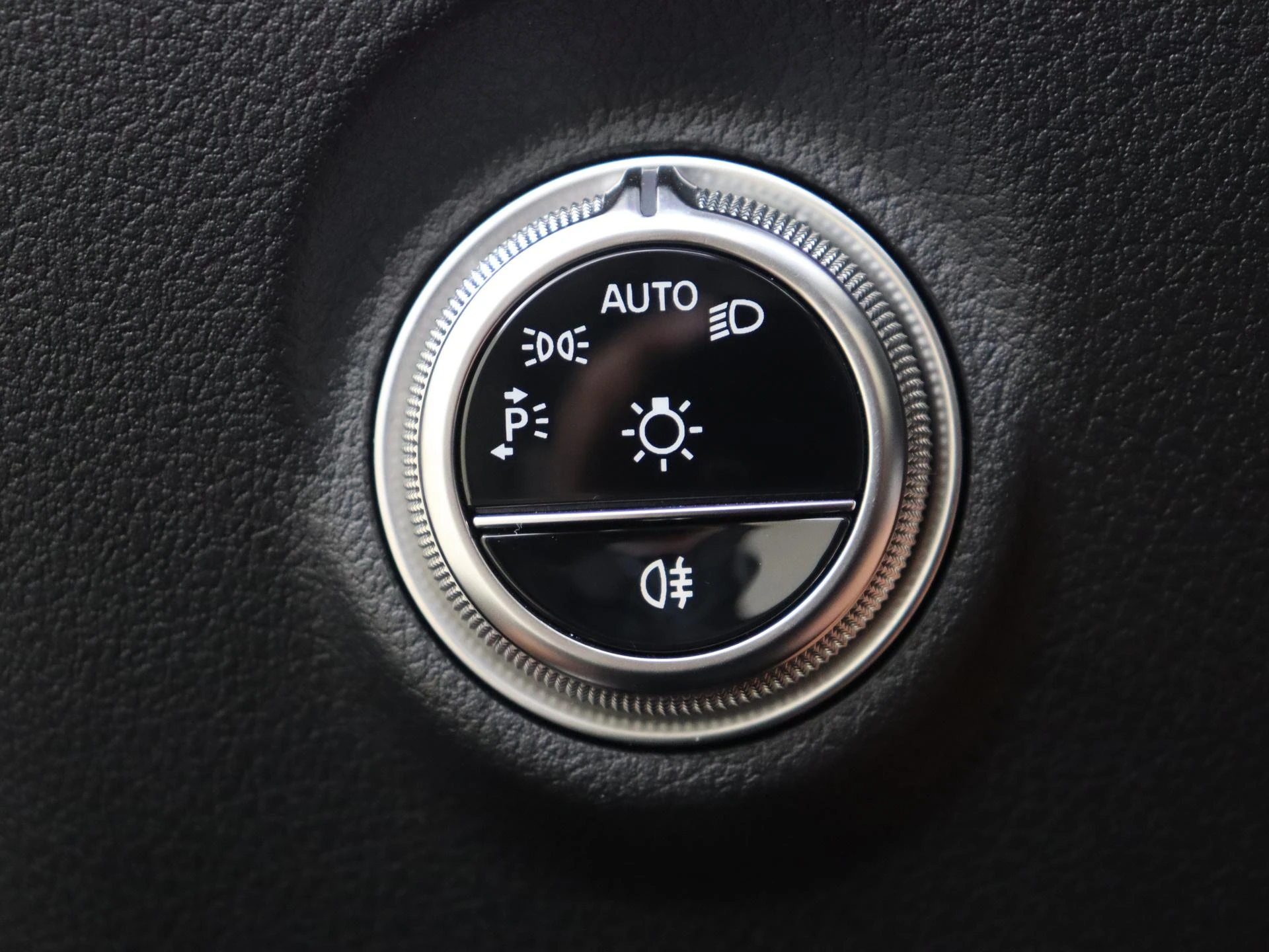 Mercedes-Benz-CLE-image-24