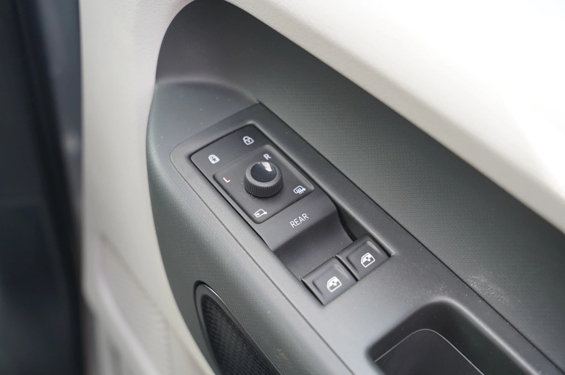 Volkswagen-ID. Buzz-image-19