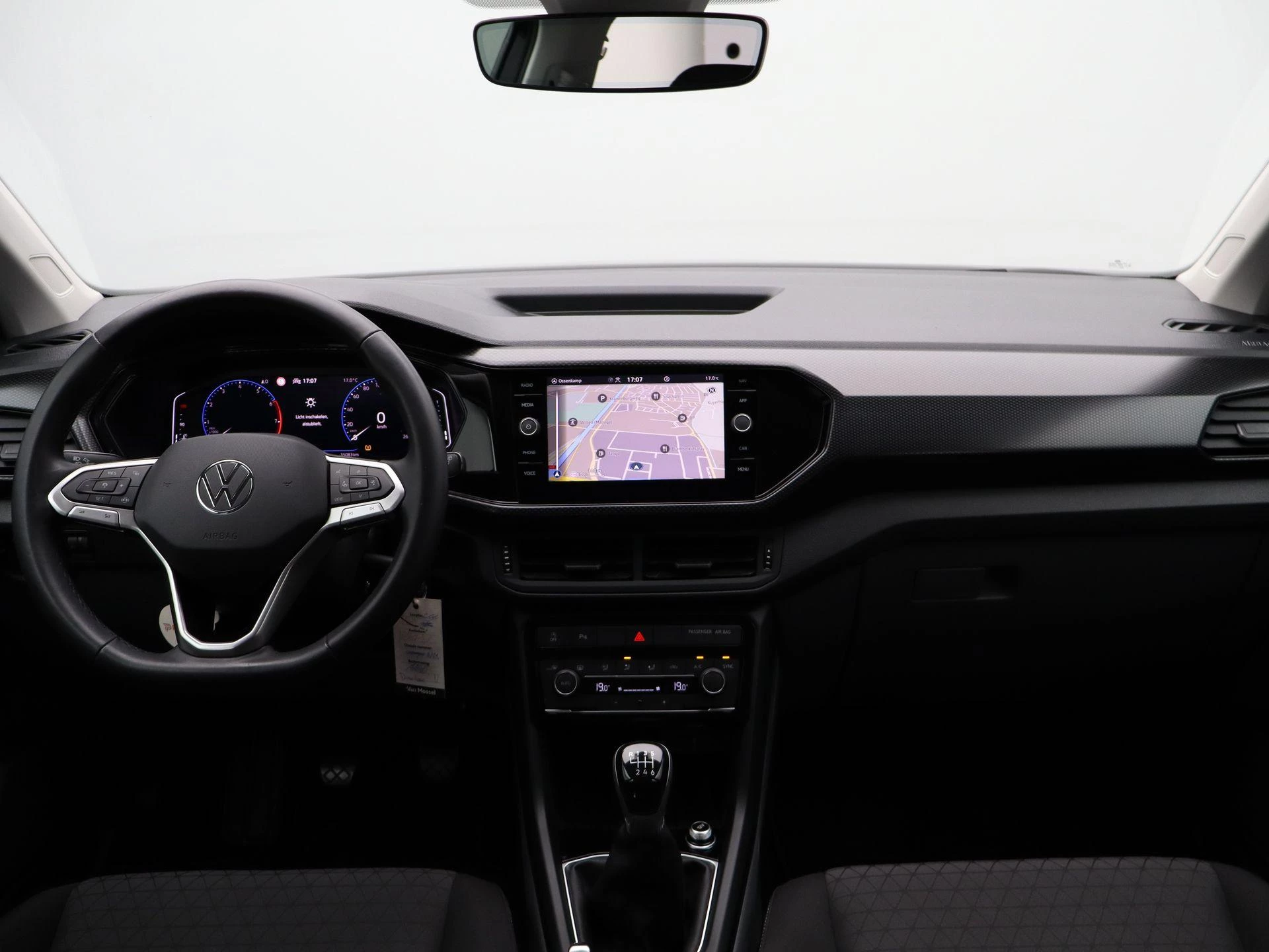 Volkswagen-T-Cross-image-30