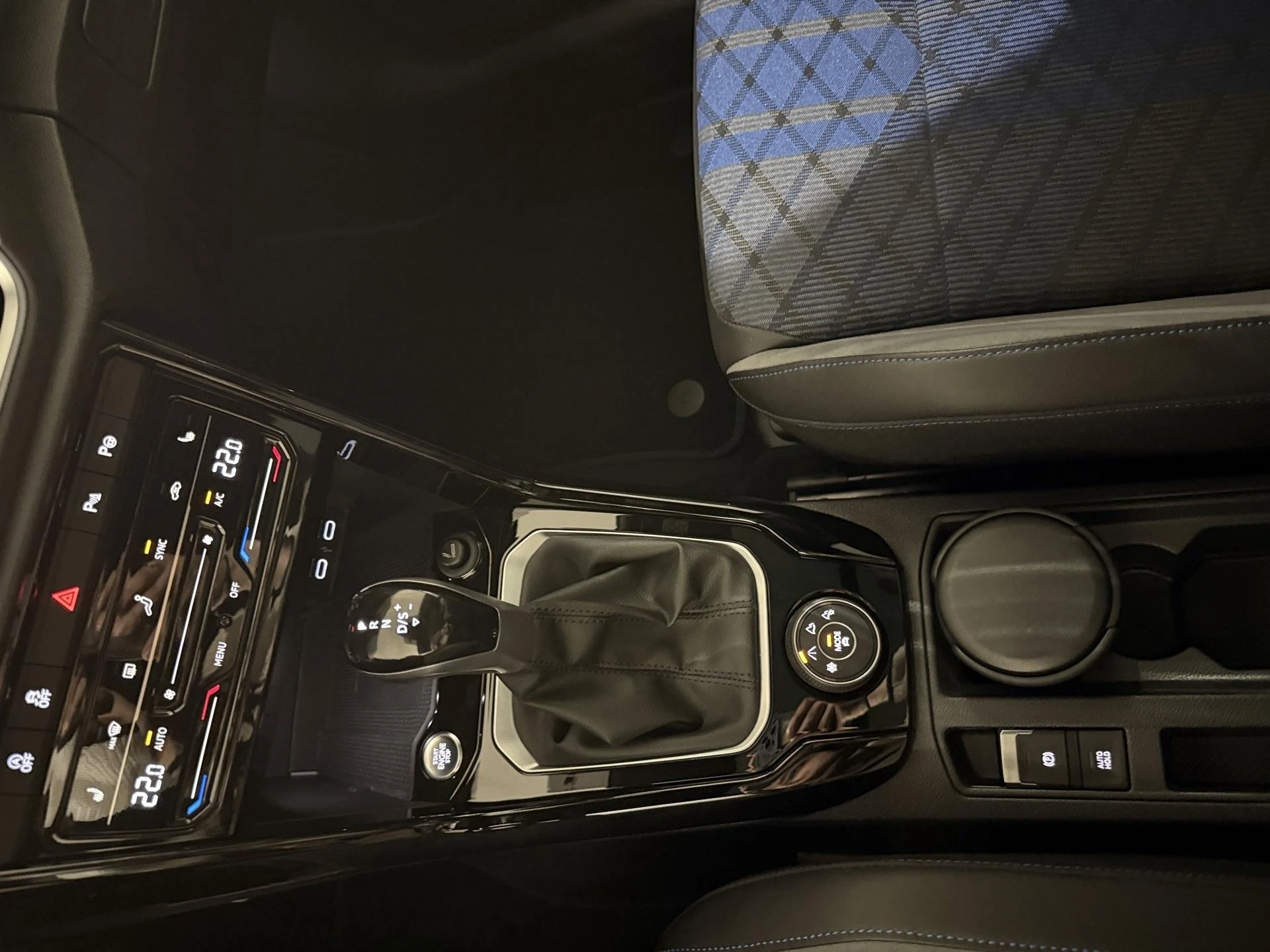 Volkswagen-T-Roc-image-9
