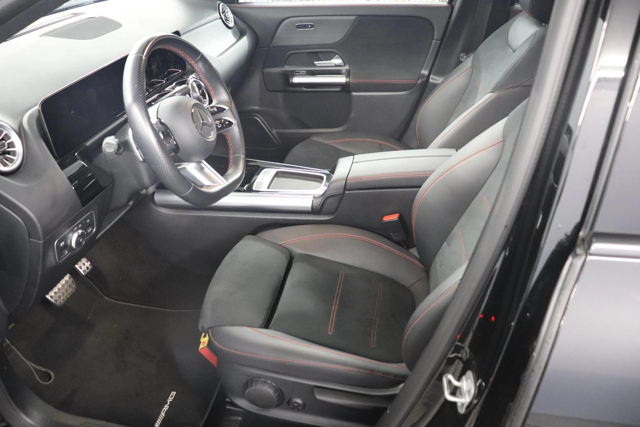 Mercedes-Benz-GLA-image-7