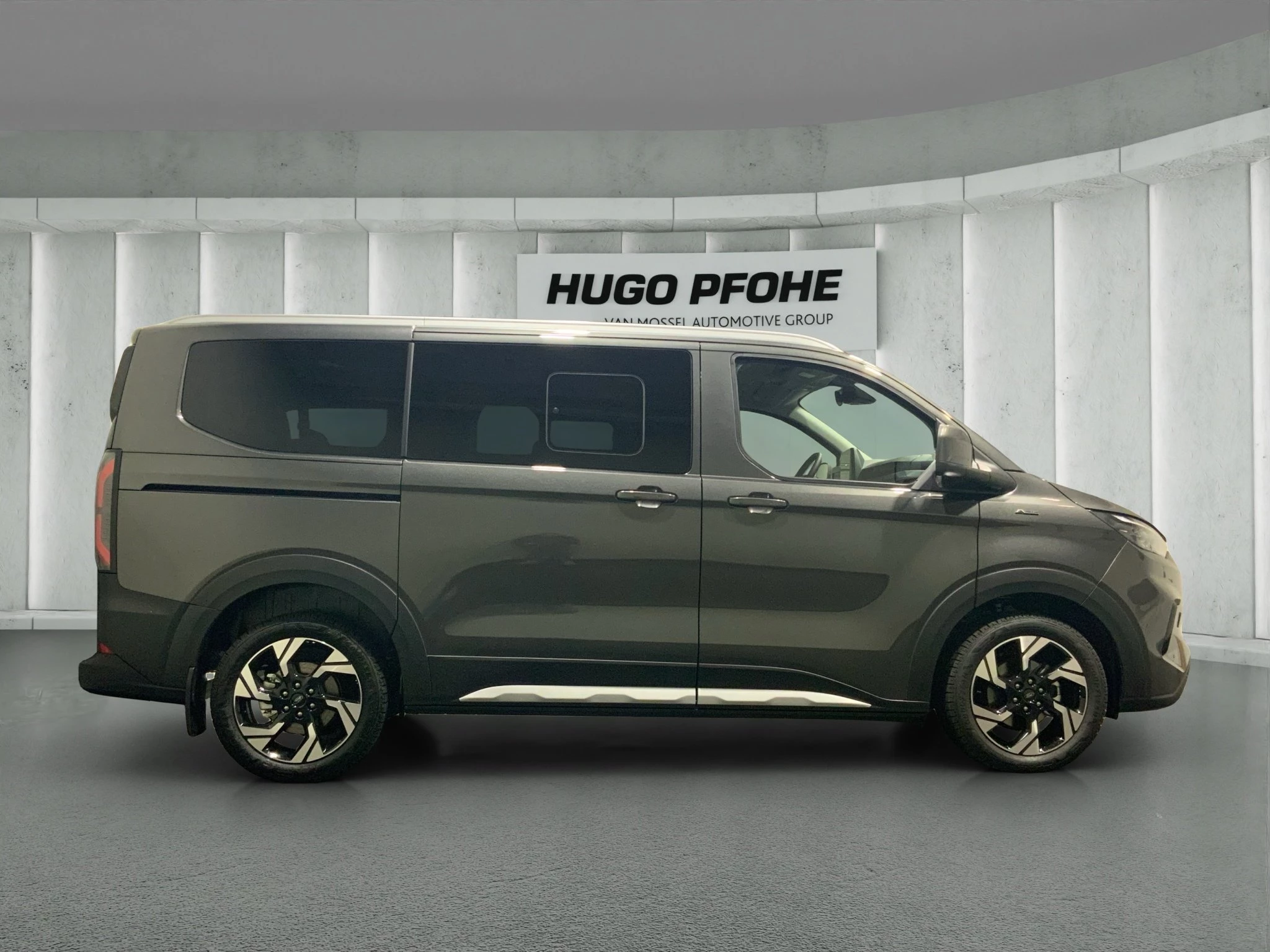 Ford Tourneo Custom Active 2.0 EB 320 L1 Aut. | LED | Pano | AHK | GJR | RFK | SHZ