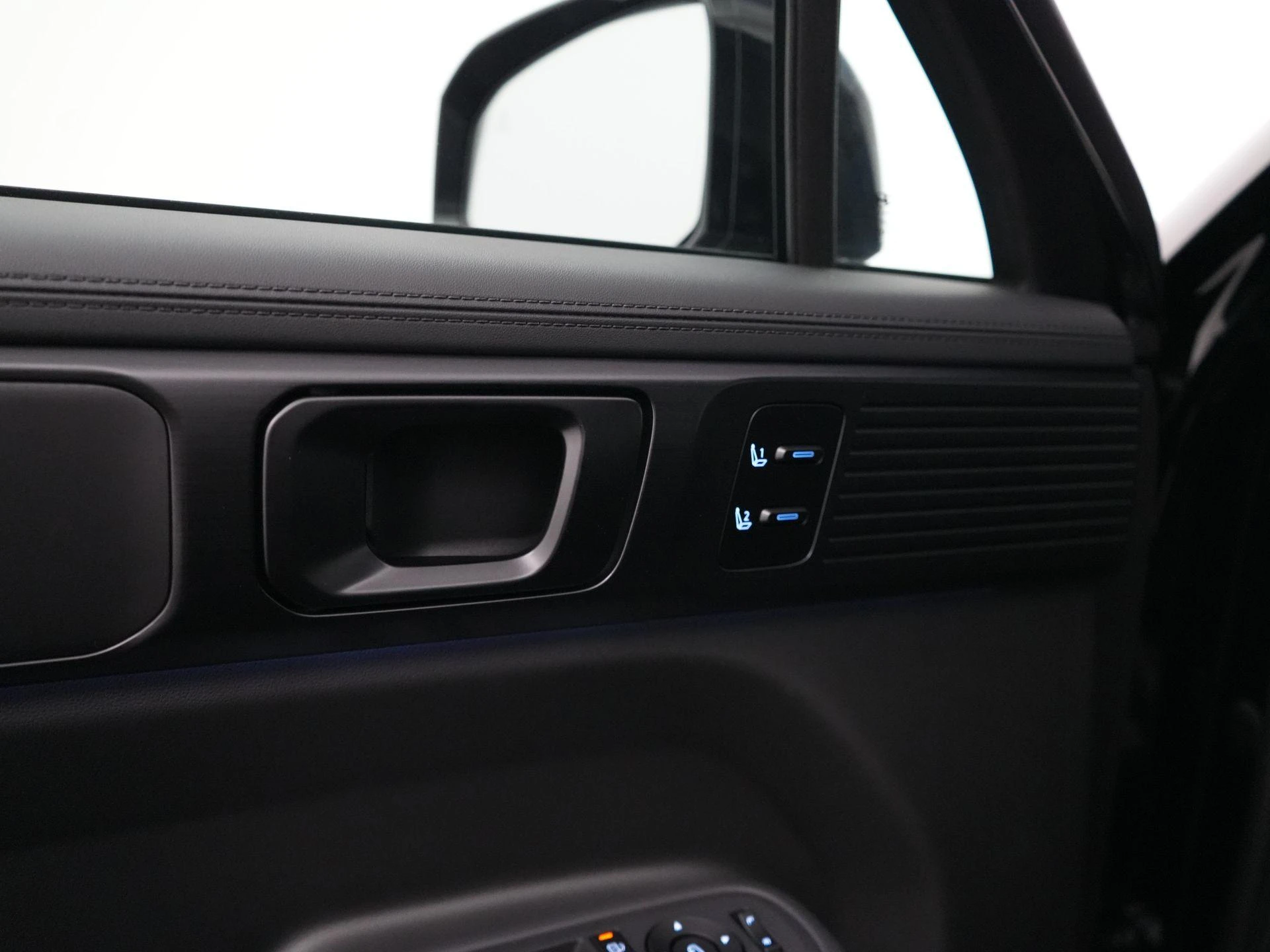 Hyundai-Santa Fe-image-32