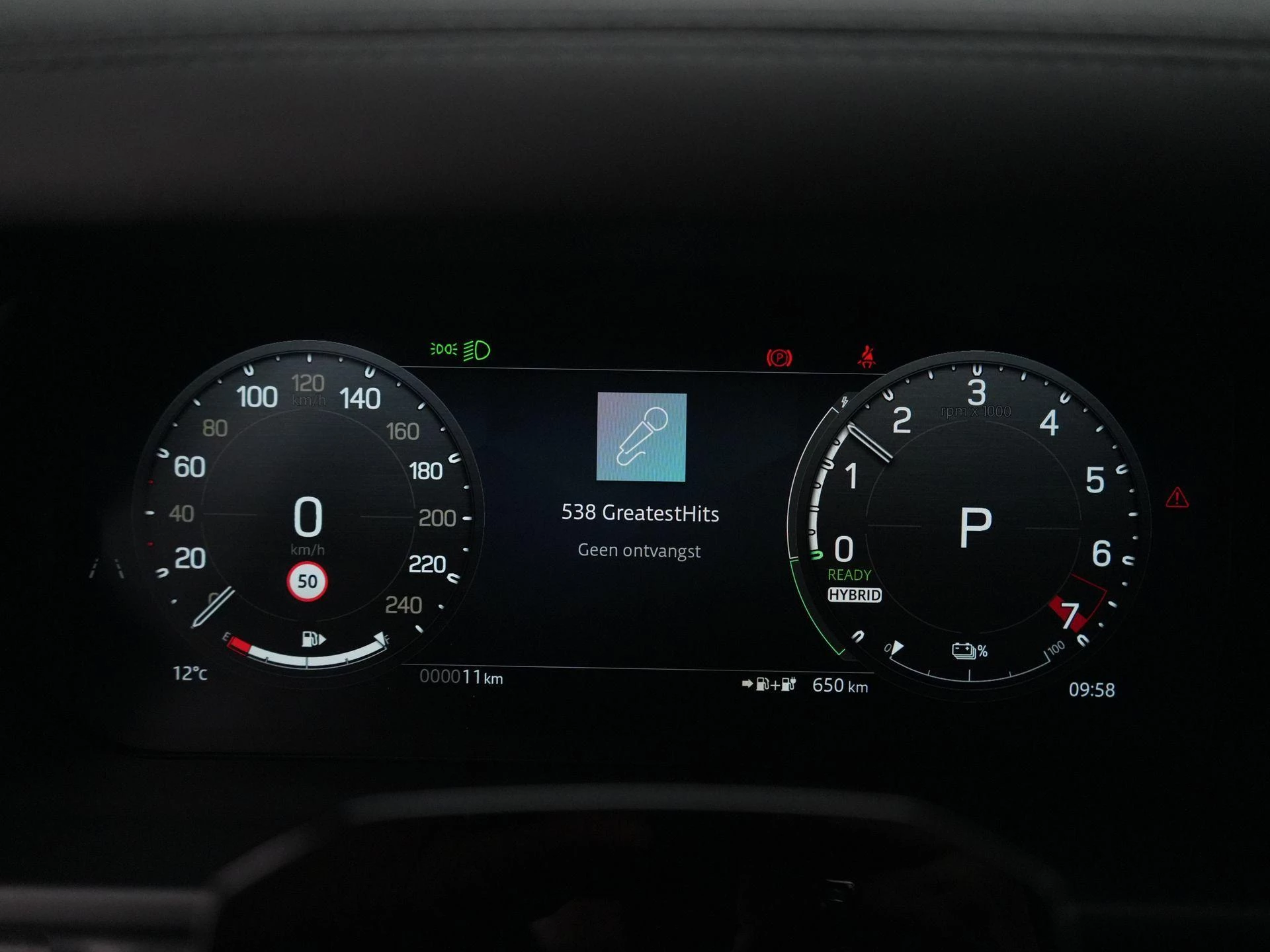 Land Rover-Defender-image-17