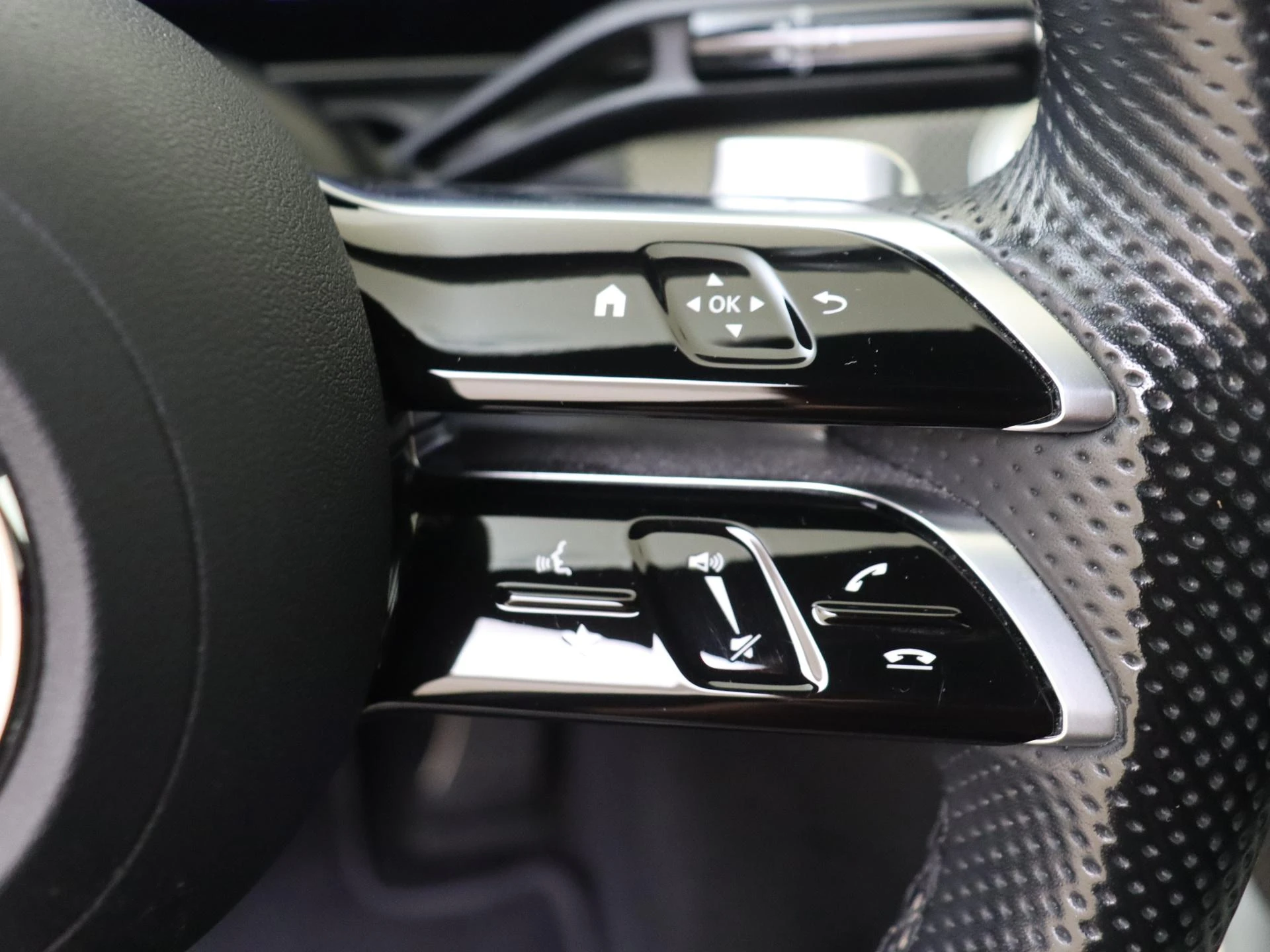 Mercedes-Benz-C-Klasse-image-12