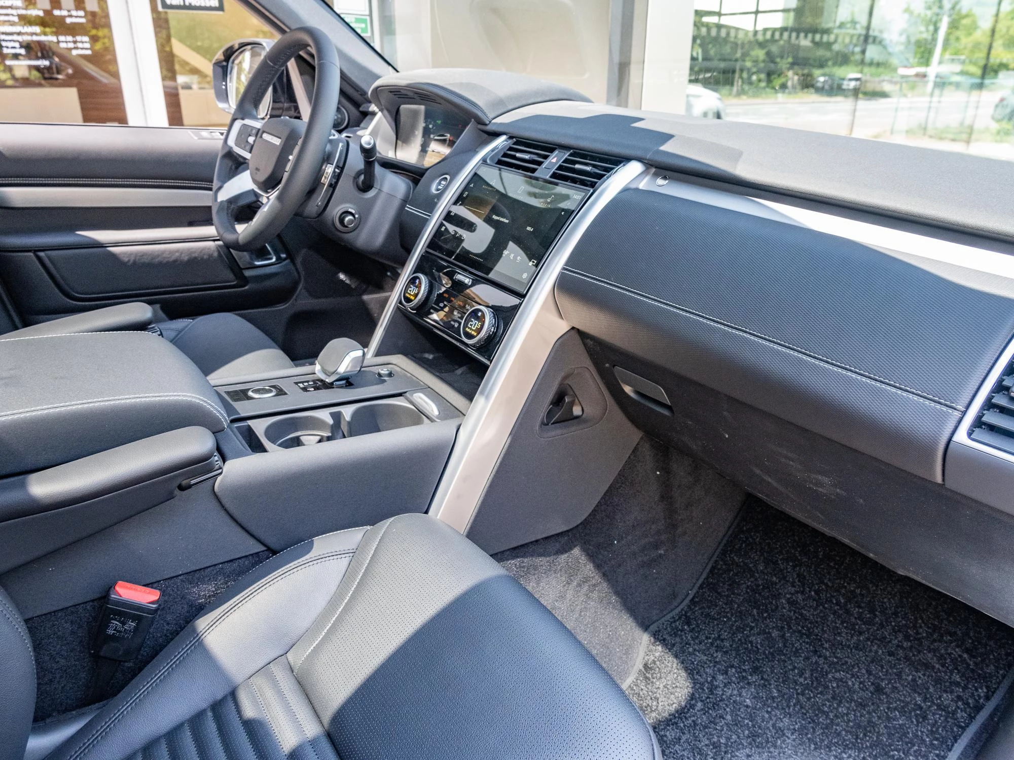 Land Rover Discovery D250 Dynamic SE AWD Auto. 25MY