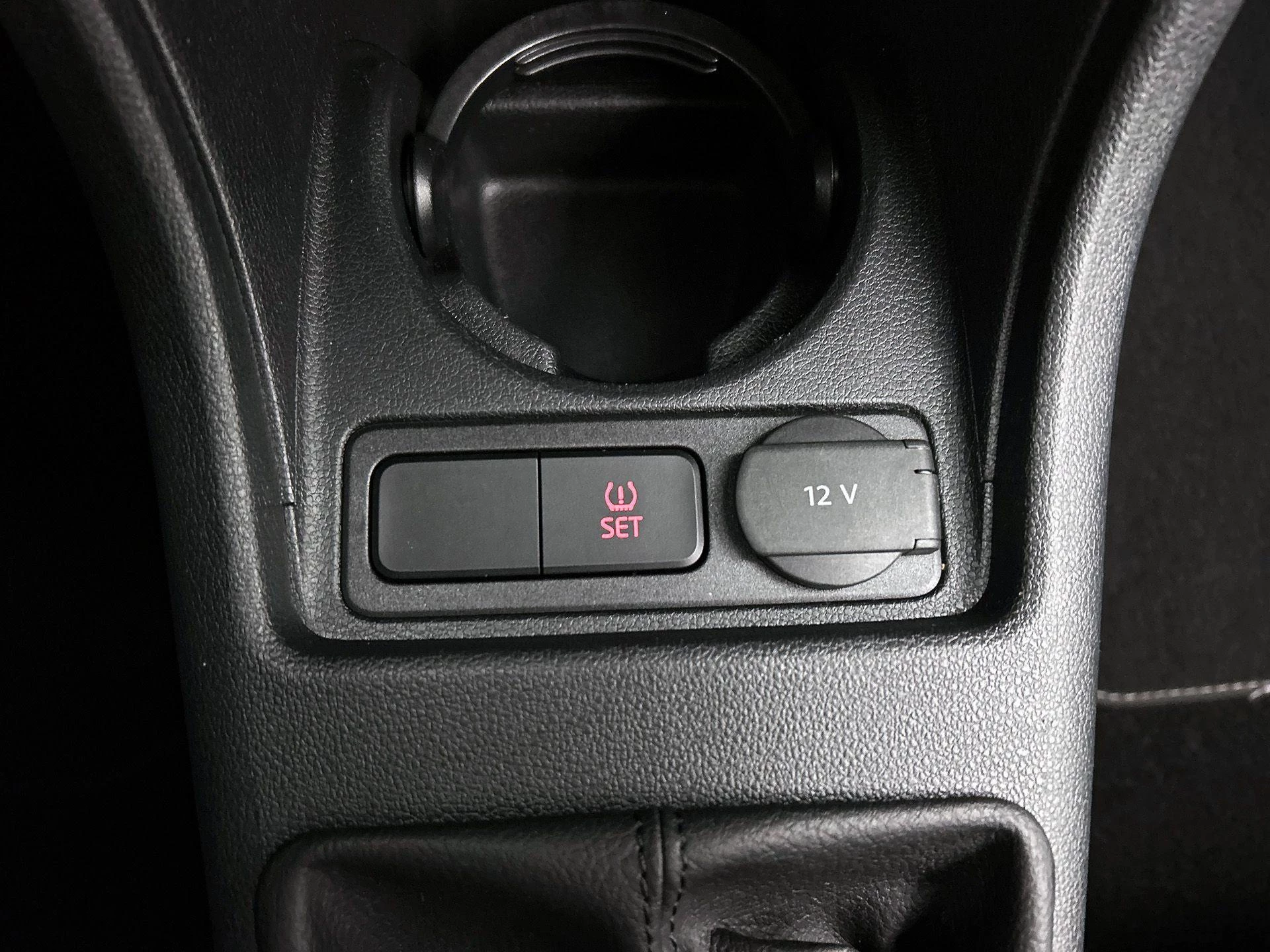 Volkswagen-up!-image-28