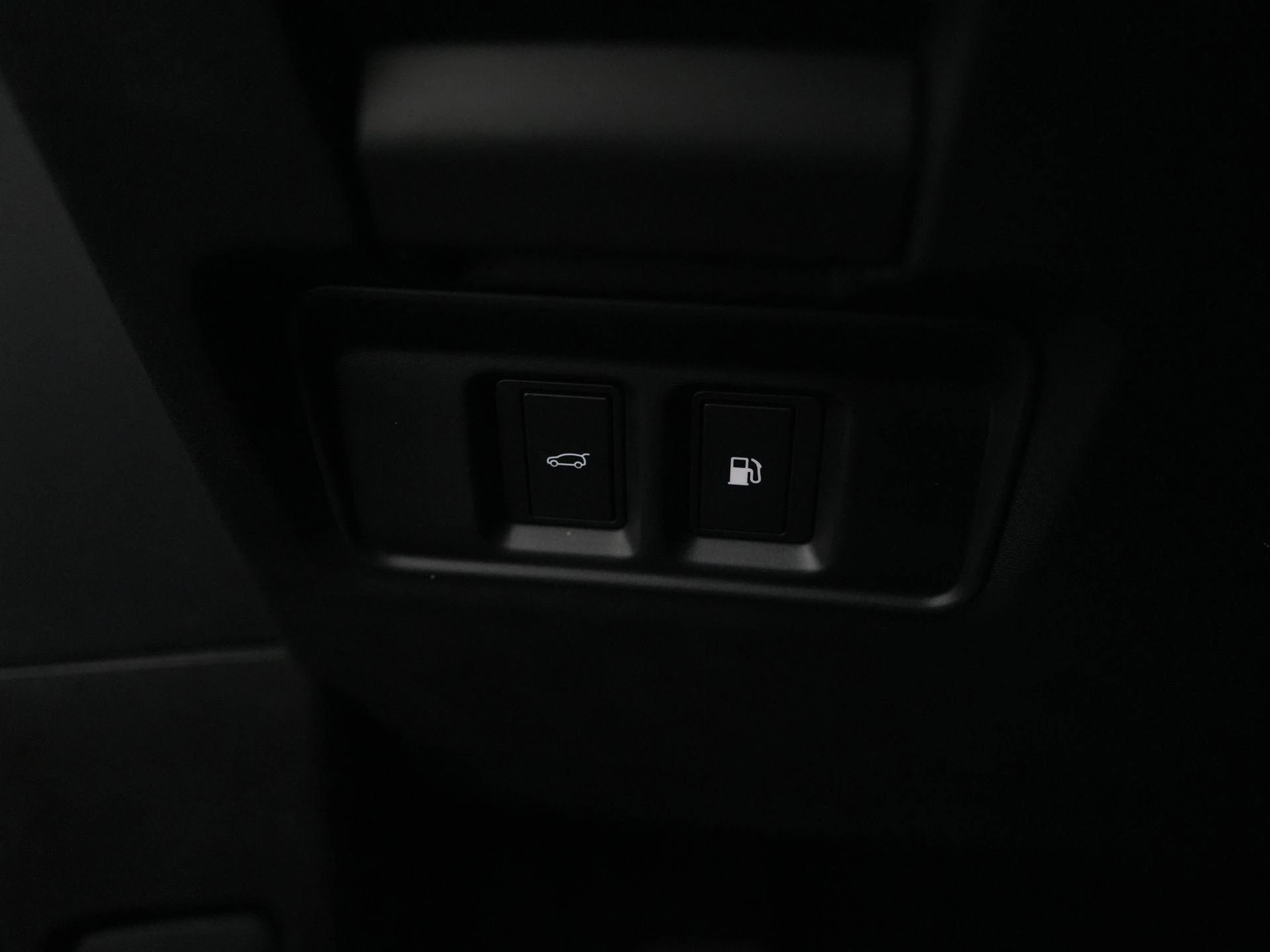 Land Rover-Range Rover Evoque-image-15