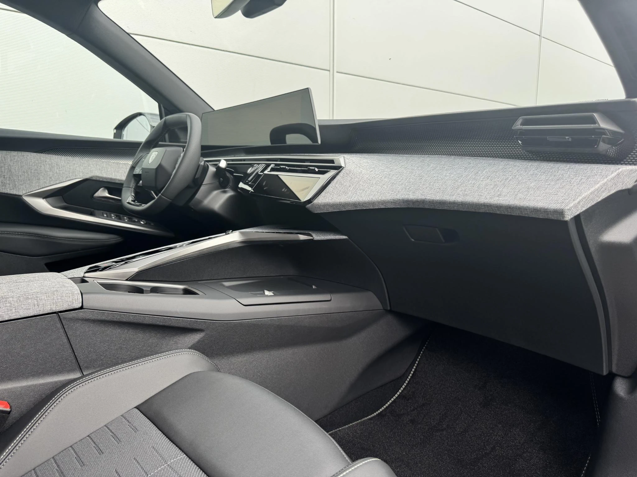 Peugeot-5008-image-12