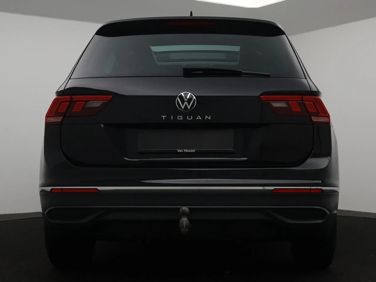 Volkswagen-Tiguan-image-4
