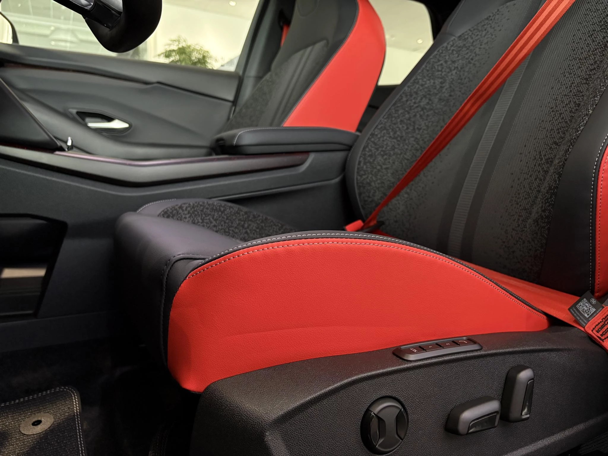 Ford Explorer Collection Extended Range RWD