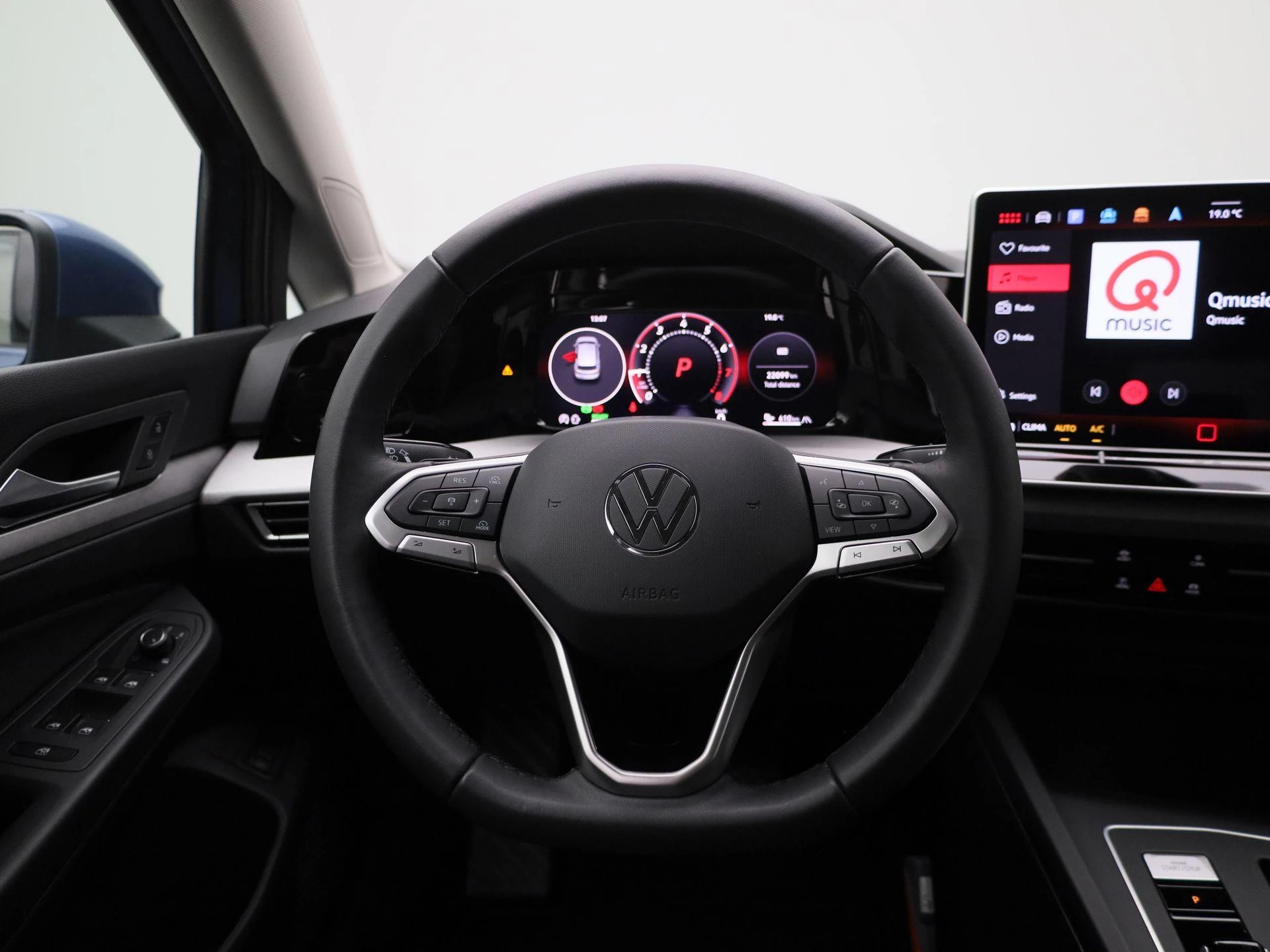 Volkswagen-Golf-image-6