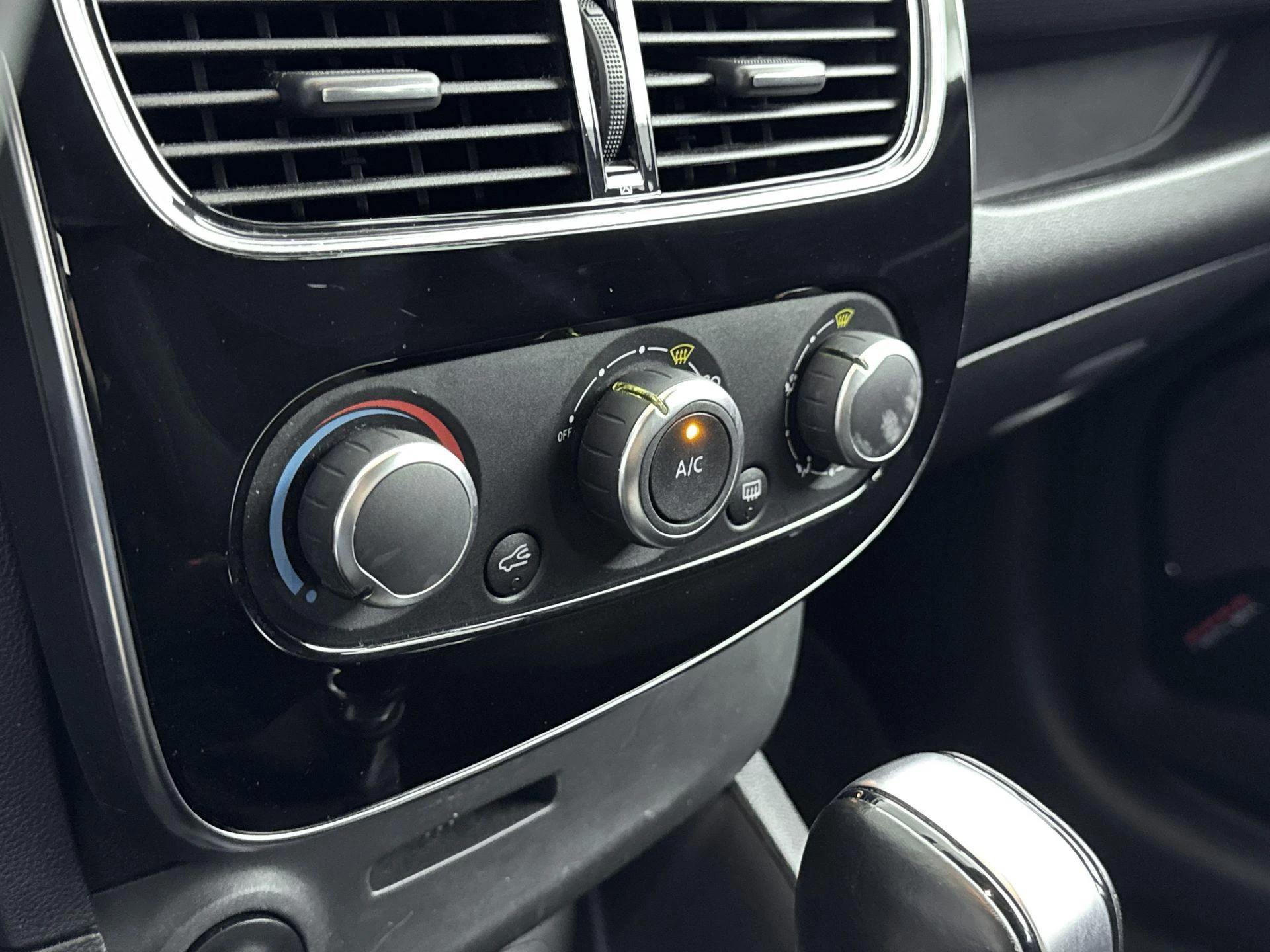 Renault-Clio-image-18