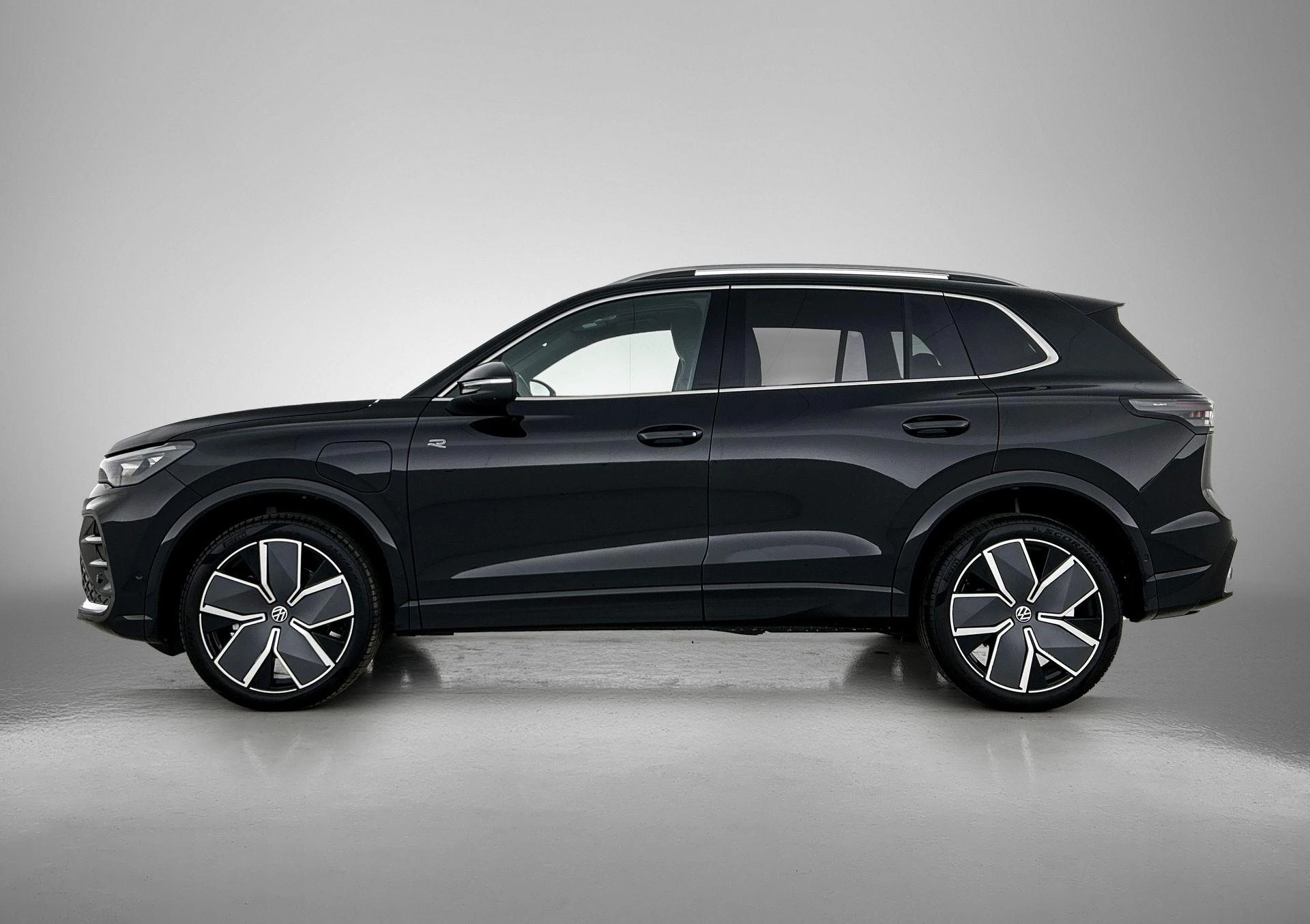 Volkswagen-Tiguan-image-1