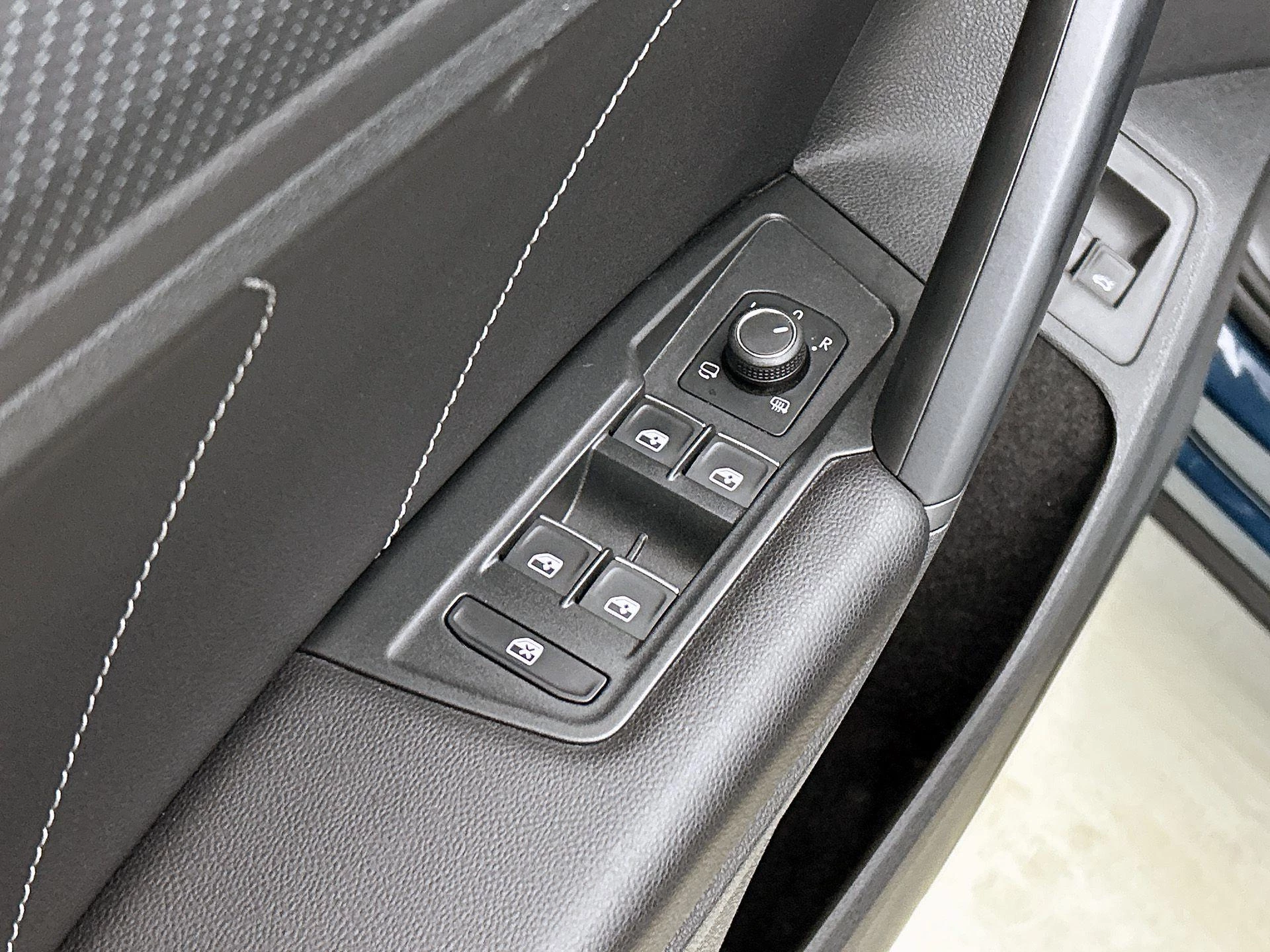 Volkswagen-Tiguan-image-28