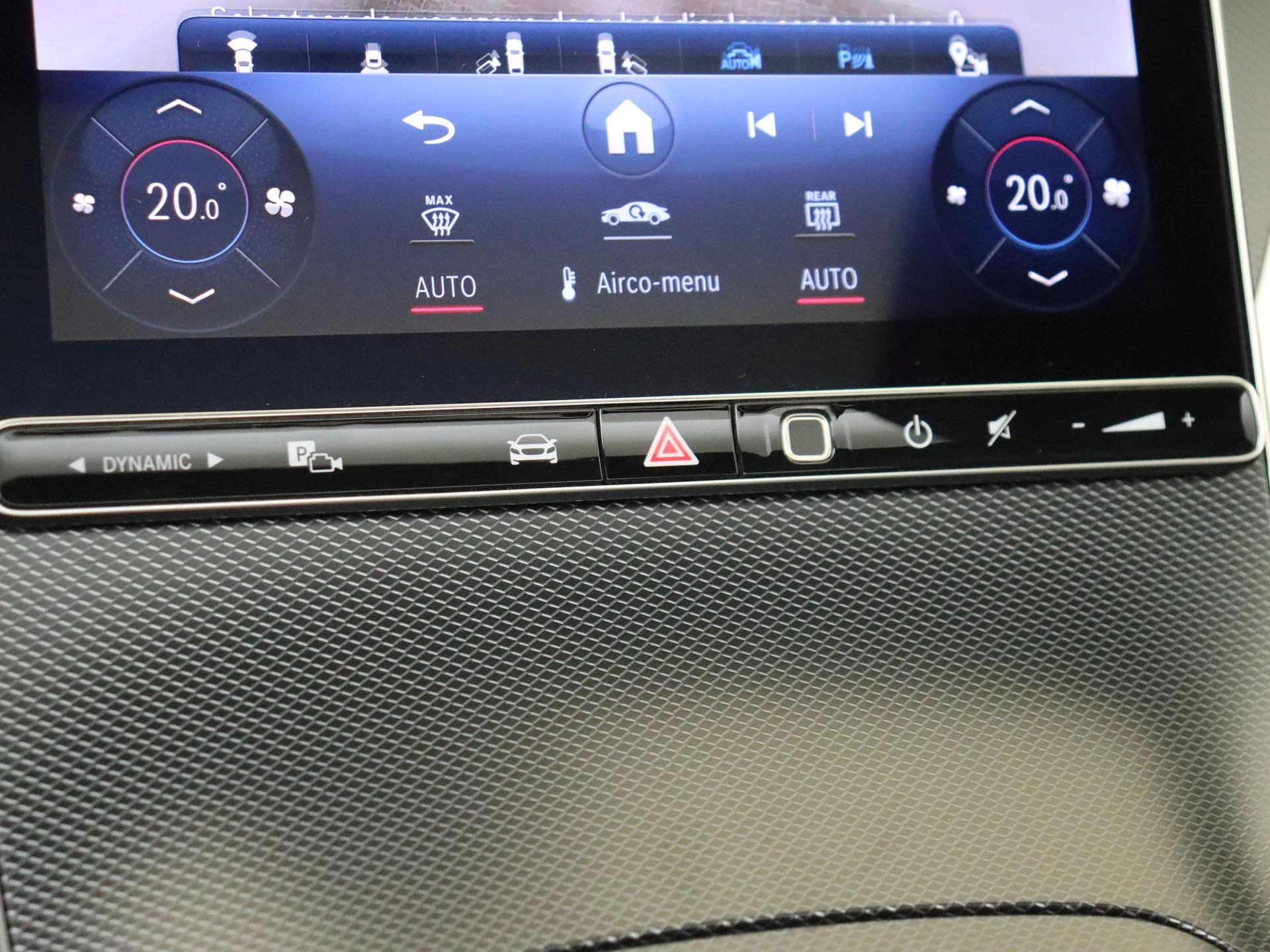 Mercedes-Benz-GLC-image-19