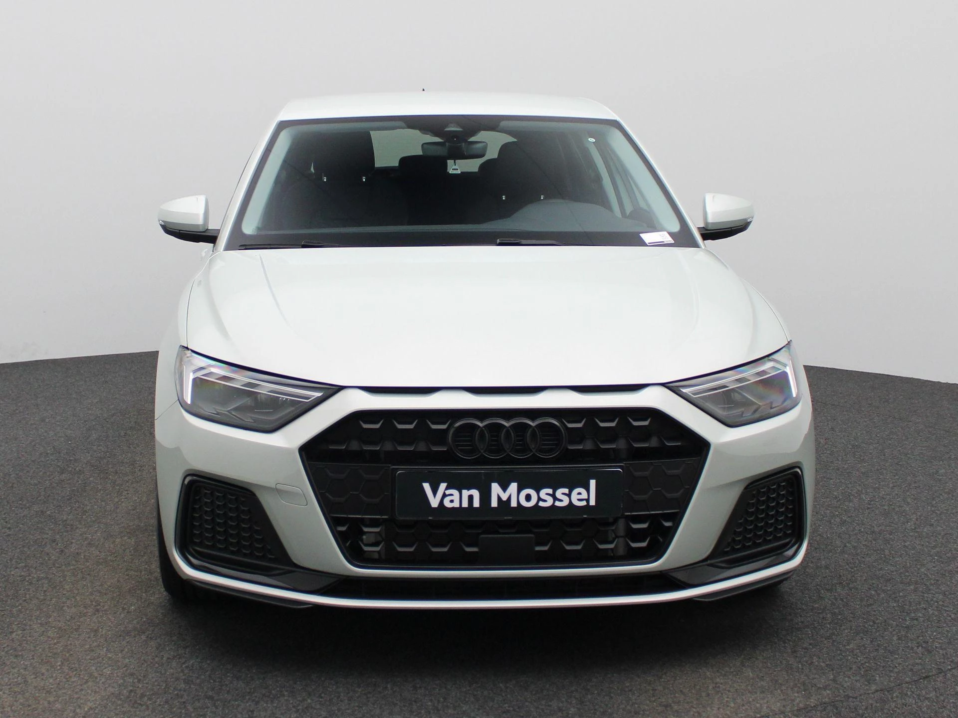 Audi-A1 Sportback-image-1