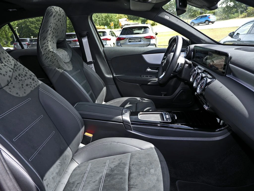 Mercedes-Benz-A-Klasse 200-image-11